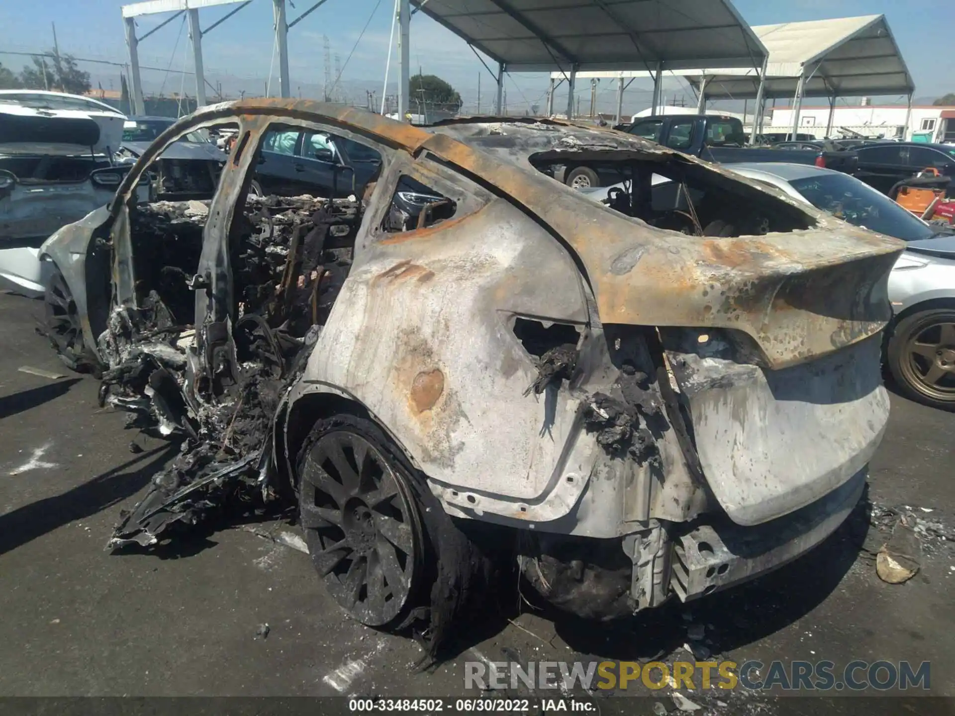 3 Photograph of a damaged car 7SAYGDEE7NF440481 TESLA MODEL Y 2022