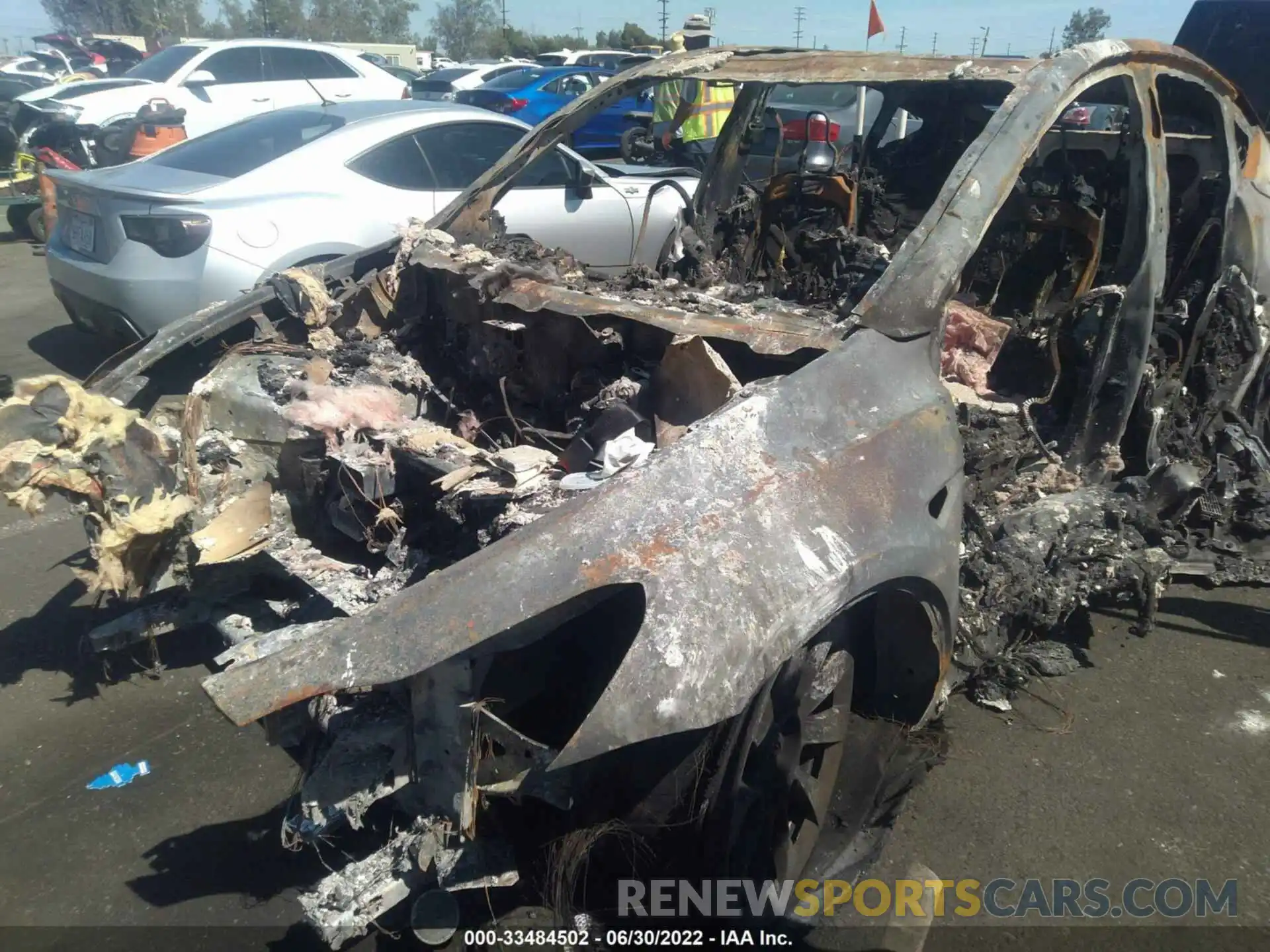 6 Photograph of a damaged car 7SAYGDEE7NF440481 TESLA MODEL Y 2022