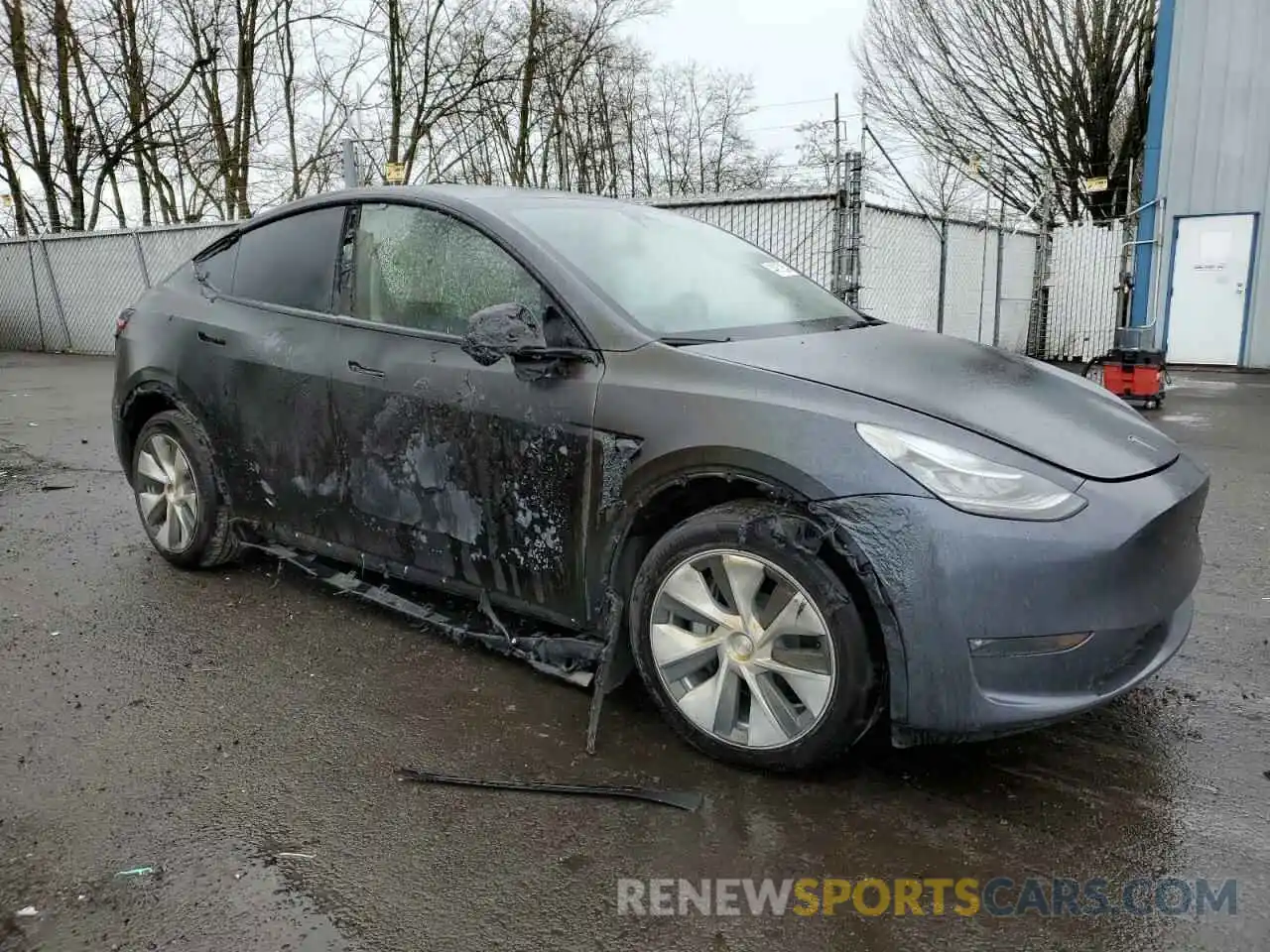 4 Photograph of a damaged car 7SAYGDEE7NF511856 TESLA MODEL Y 2022