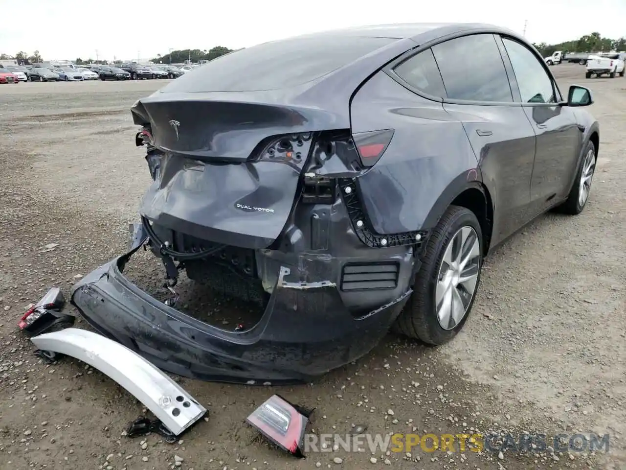 4 Photograph of a damaged car 7SAYGDEE8NF327896 TESLA MODEL Y 2022