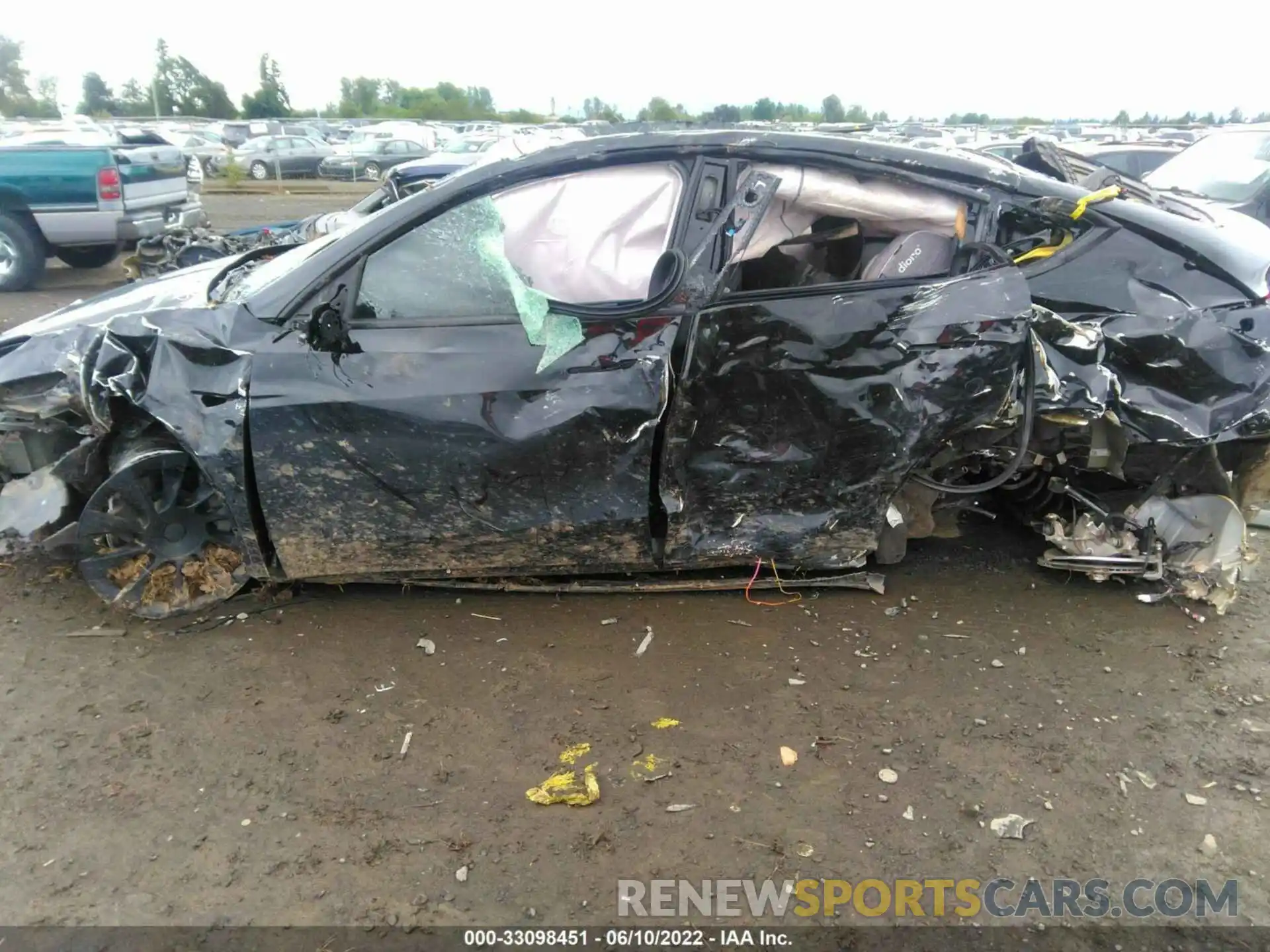 10 Photograph of a damaged car 7SAYGDEE8NF371431 TESLA MODEL Y 2022