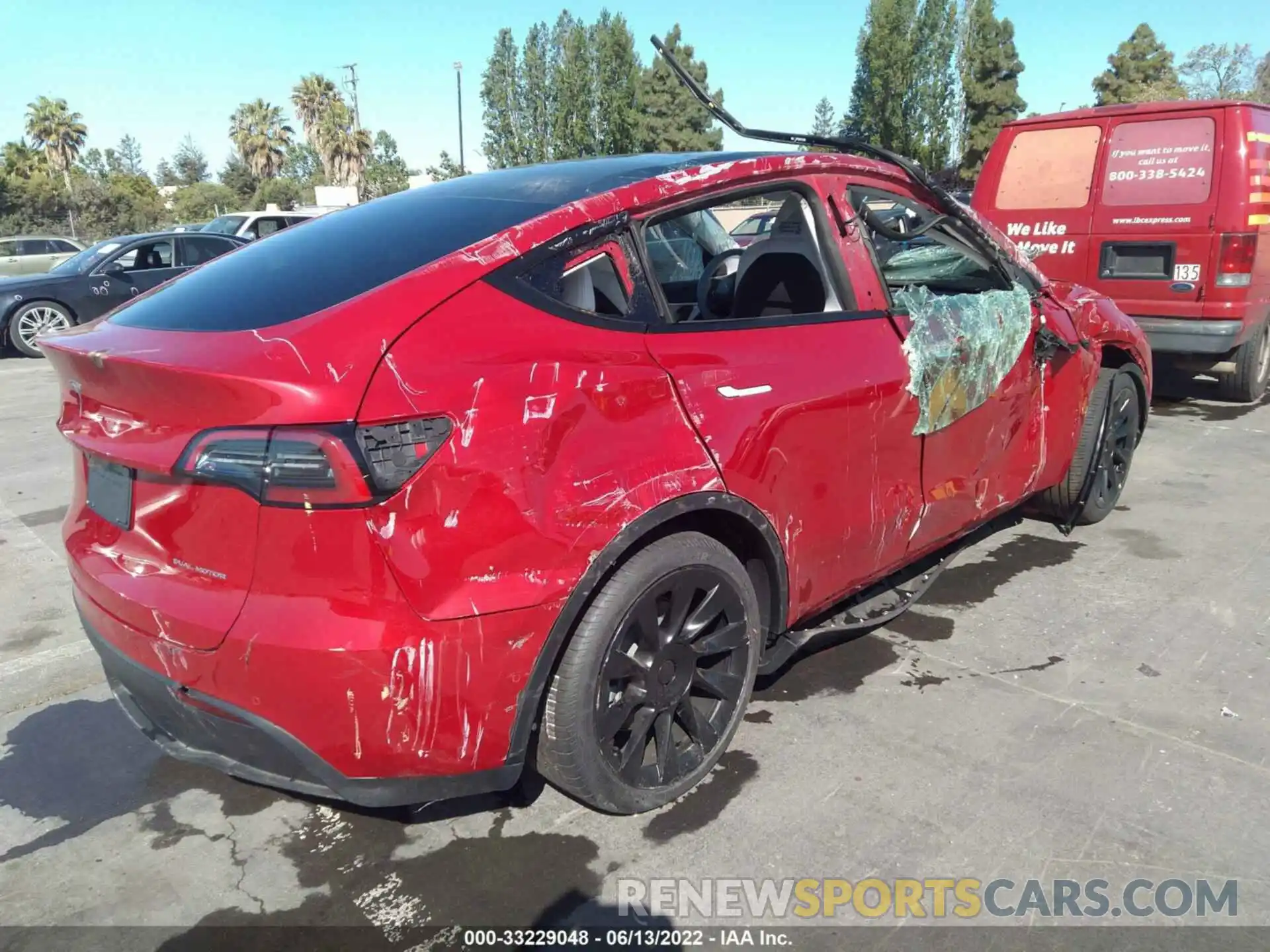 4 Photograph of a damaged car 7SAYGDEE8NF418909 TESLA MODEL Y 2022