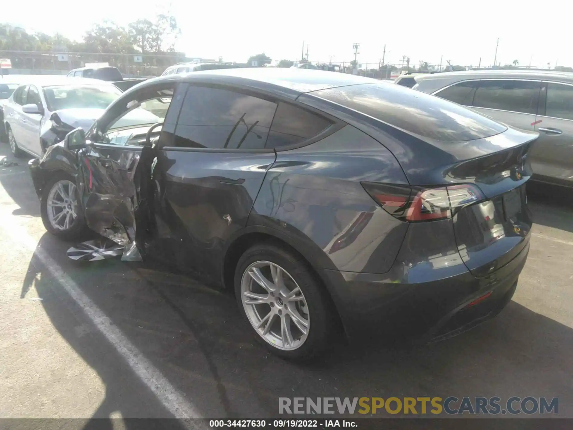 3 Photograph of a damaged car 7SAYGDEE8NF438237 TESLA MODEL Y 2022