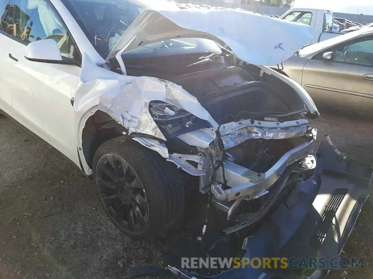 9 Photograph of a damaged car 7SAYGDEE8NF480553 TESLA MODEL Y 2022