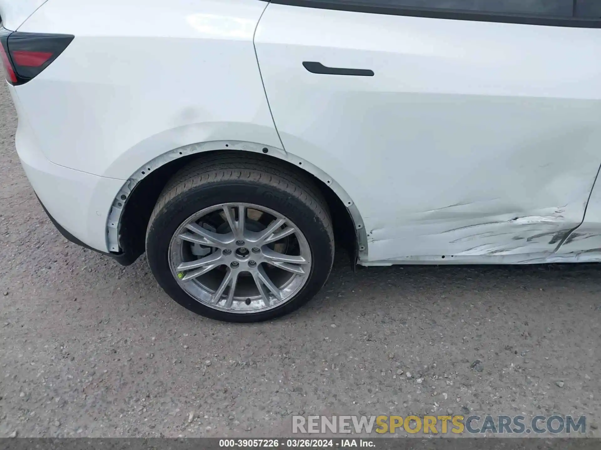 12 Photograph of a damaged car 7SAYGDEE8NF576604 TESLA MODEL Y 2022