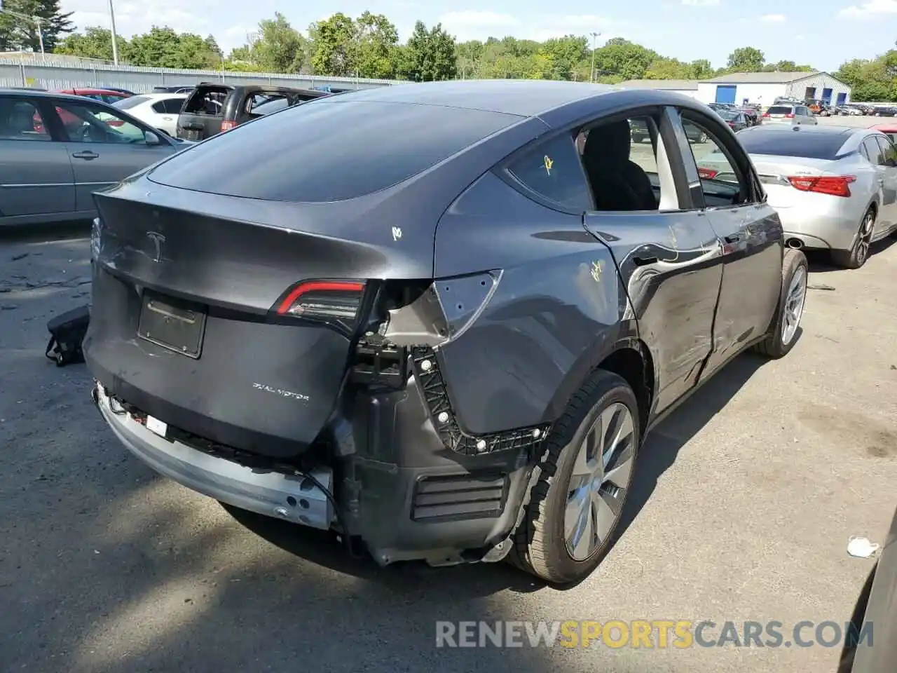 4 Photograph of a damaged car 7SAYGDEE9NF308273 TESLA MODEL Y 2022