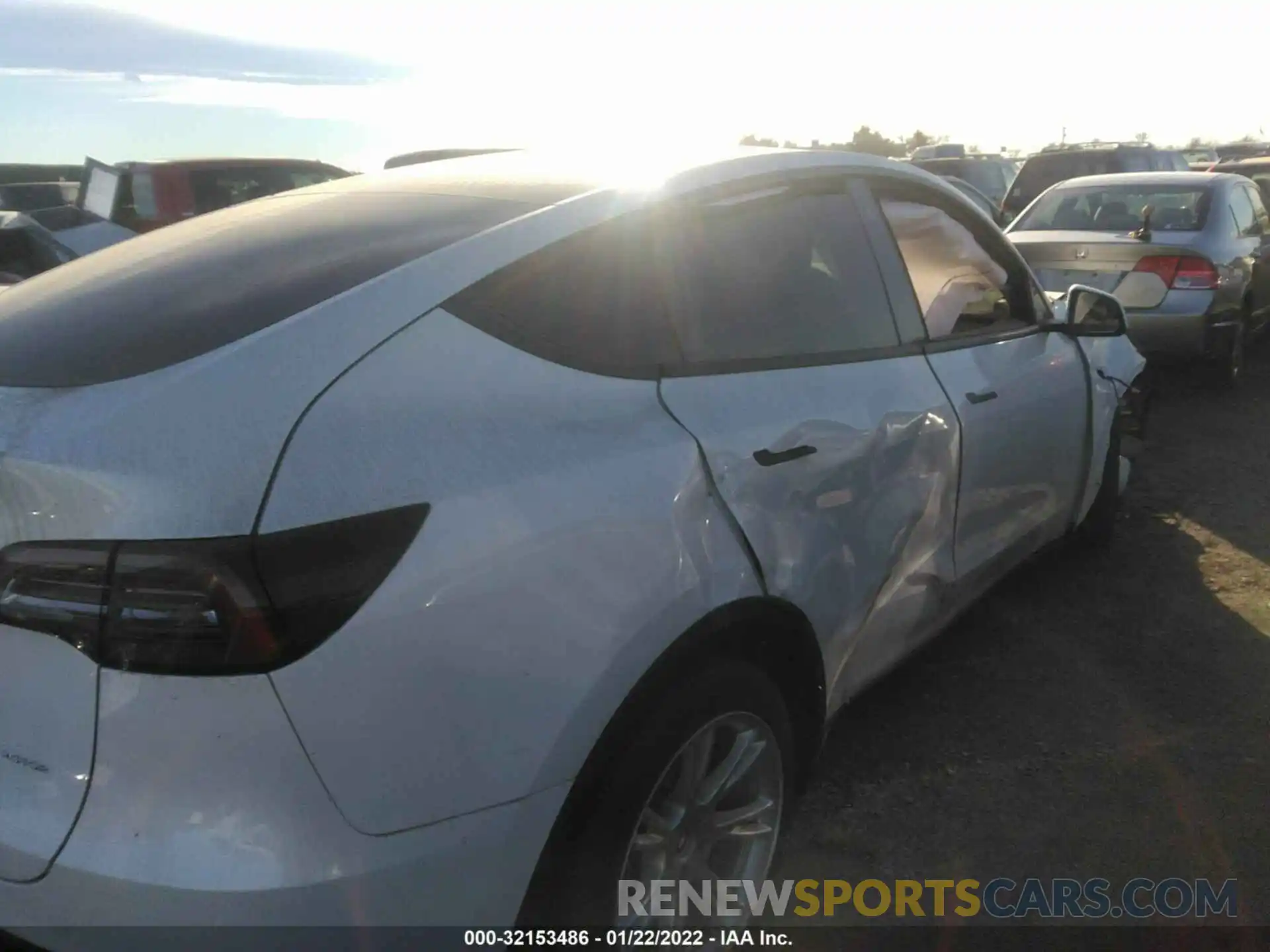 4 Photograph of a damaged car 7SAYGDEE9NF348563 TESLA MODEL Y 2022