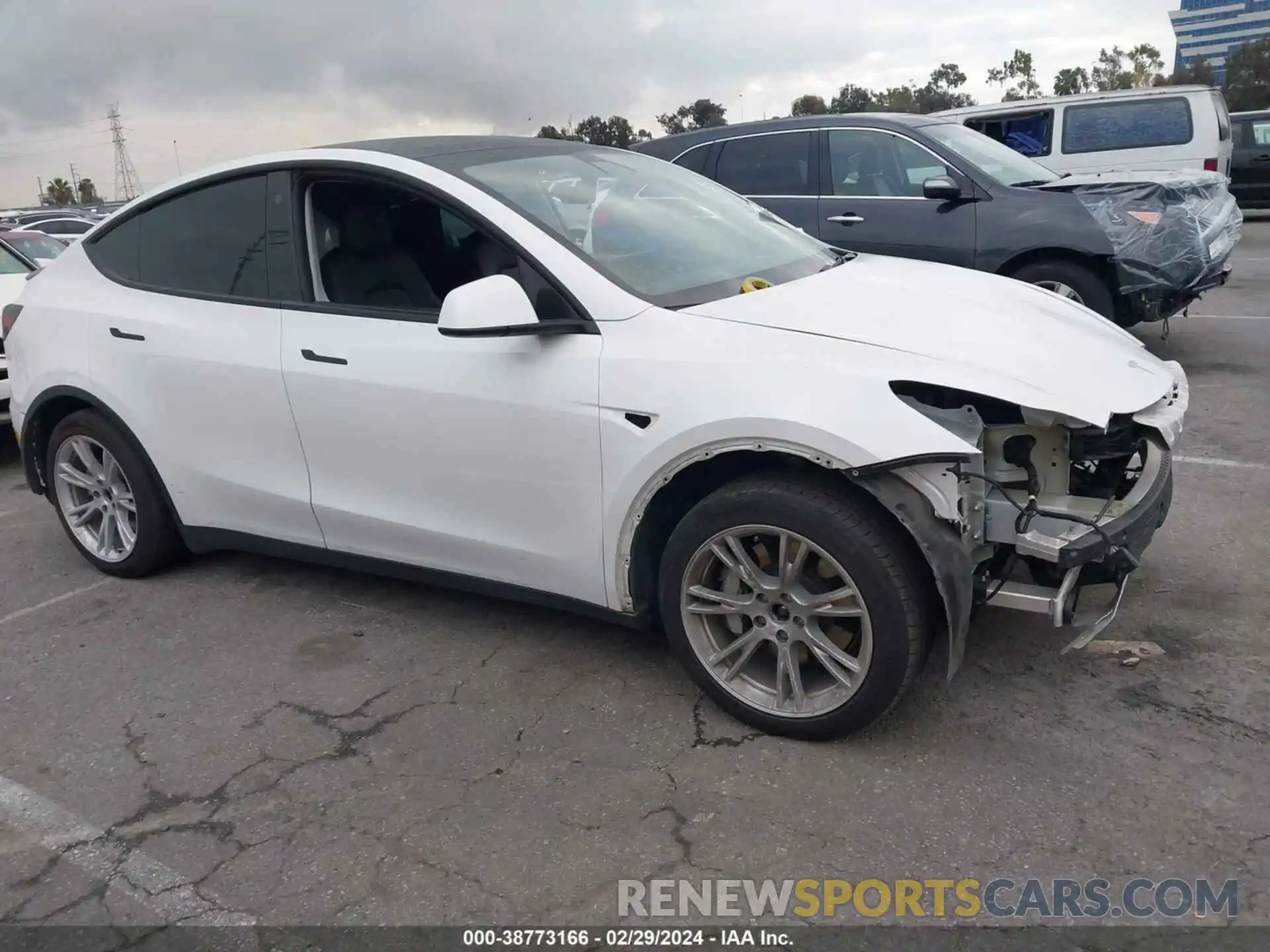 14 Photograph of a damaged car 7SAYGDEE9NF369607 TESLA MODEL Y 2022