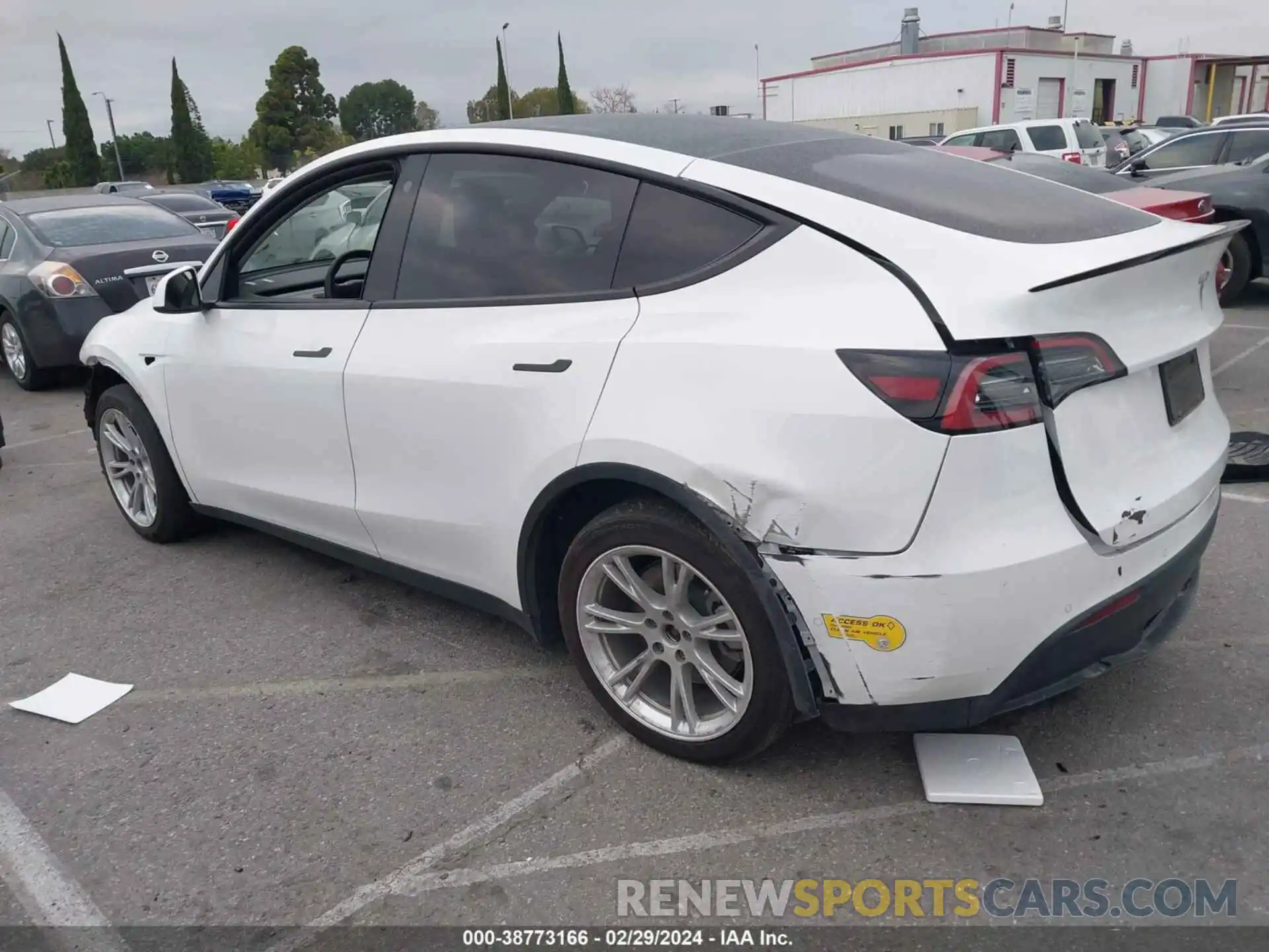 15 Photograph of a damaged car 7SAYGDEE9NF369607 TESLA MODEL Y 2022