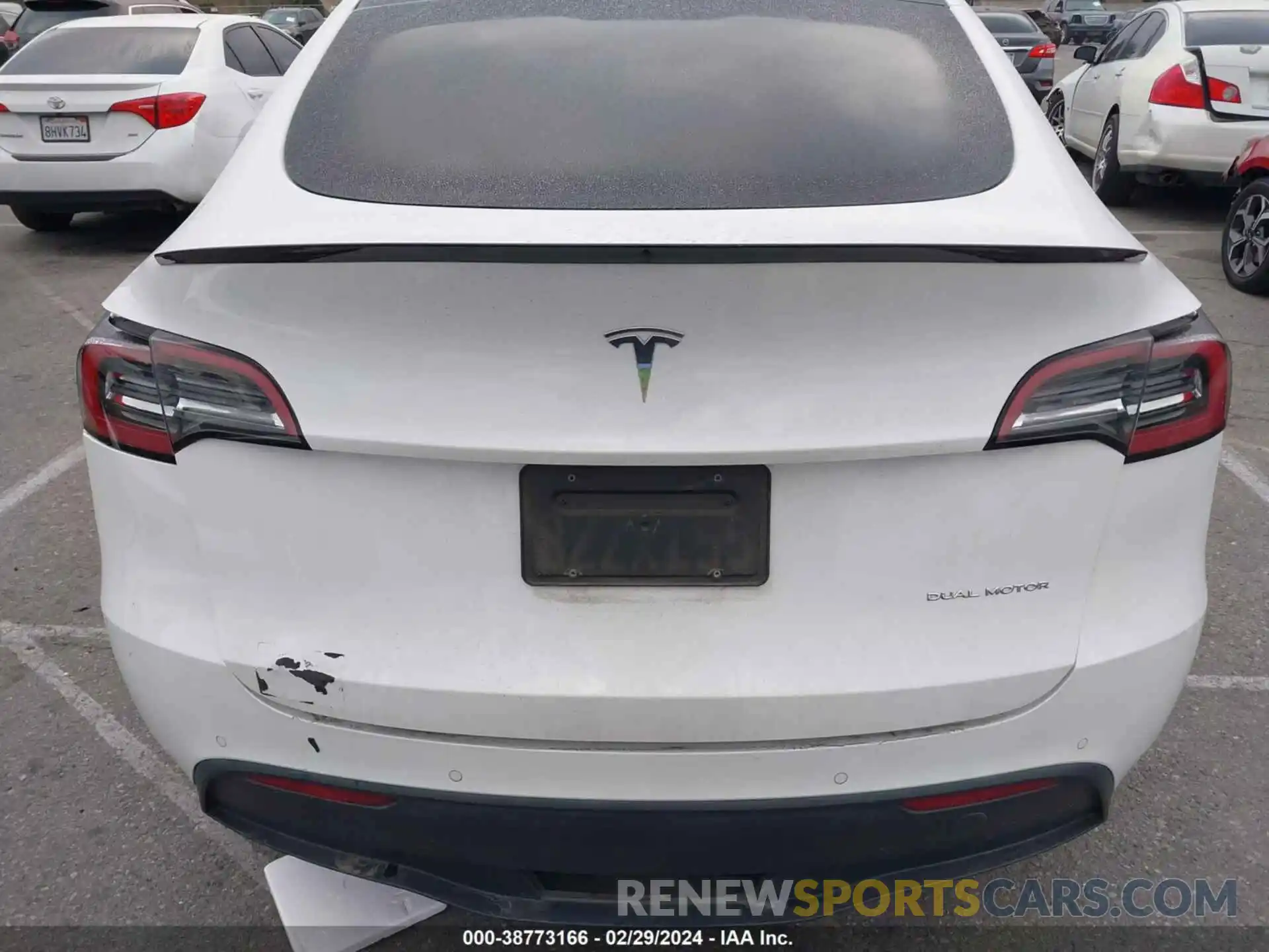 17 Photograph of a damaged car 7SAYGDEE9NF369607 TESLA MODEL Y 2022