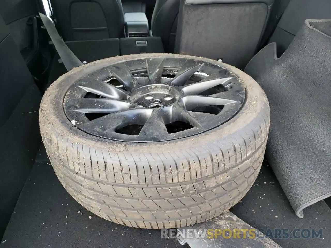 9 Photograph of a damaged car 7SAYGDEE9NF436514 TESLA MODEL Y 2022