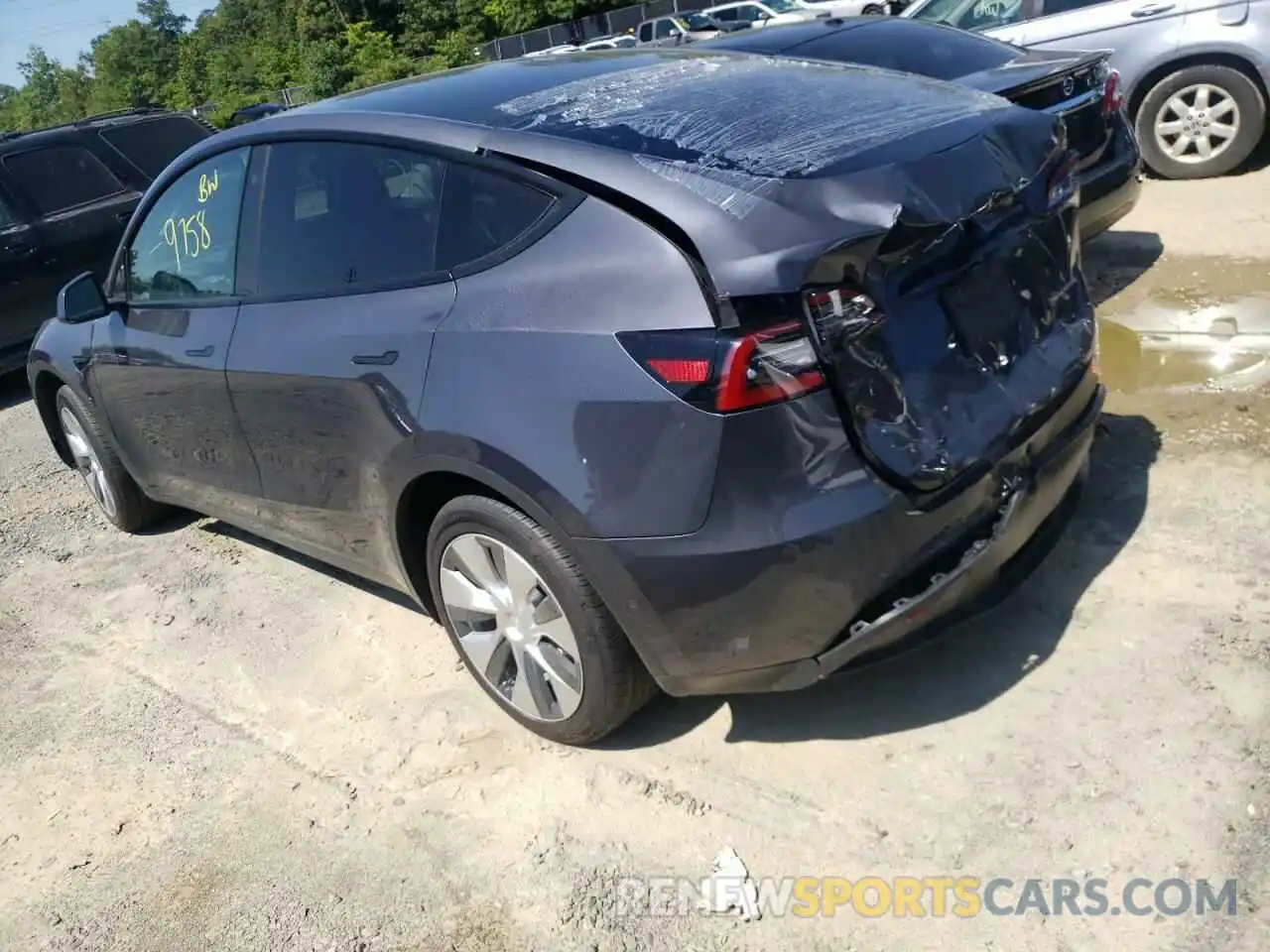 3 Photograph of a damaged car 7SAYGDEEXNF313840 TESLA MODEL Y 2022