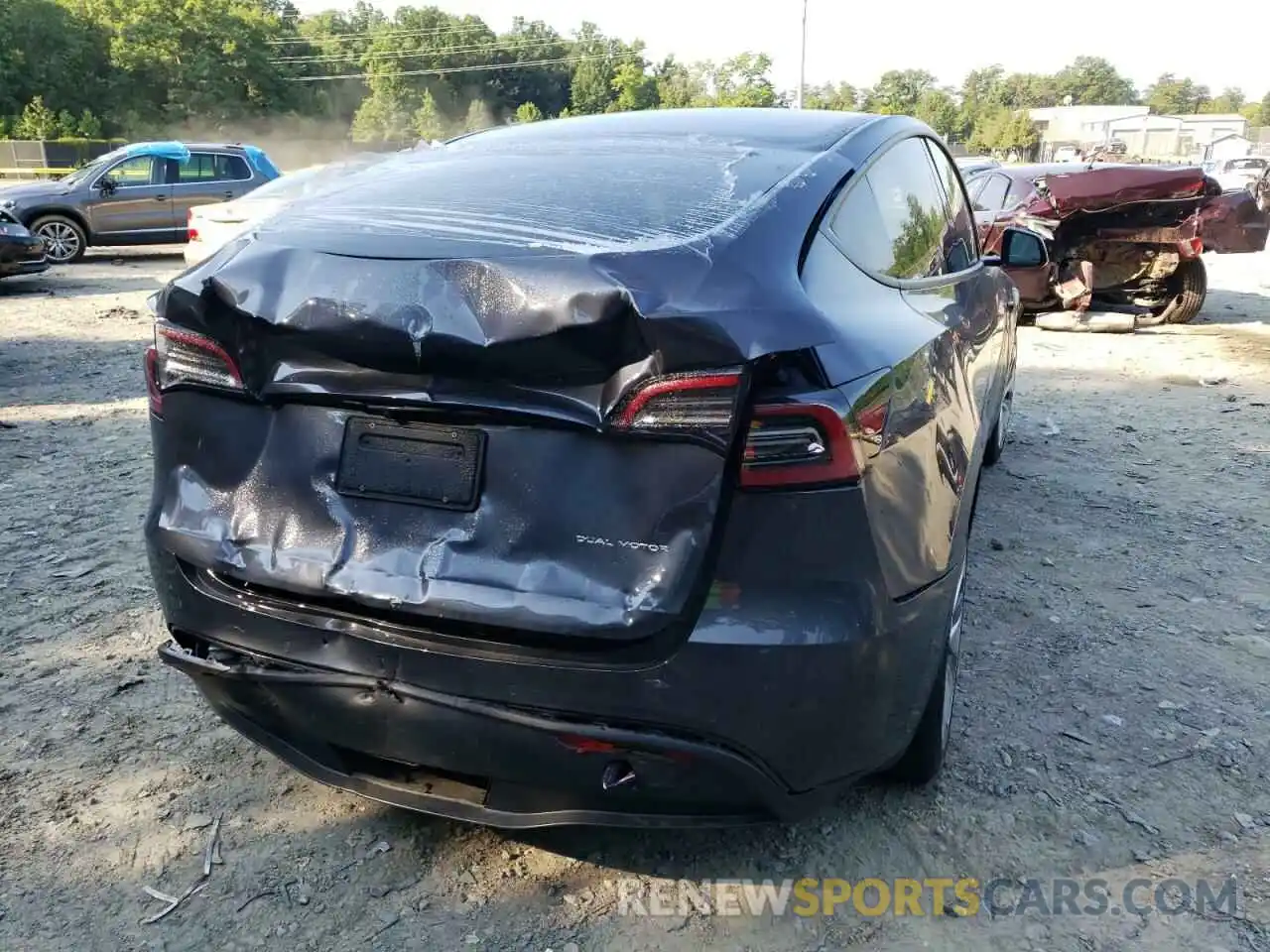 9 Photograph of a damaged car 7SAYGDEEXNF313840 TESLA MODEL Y 2022