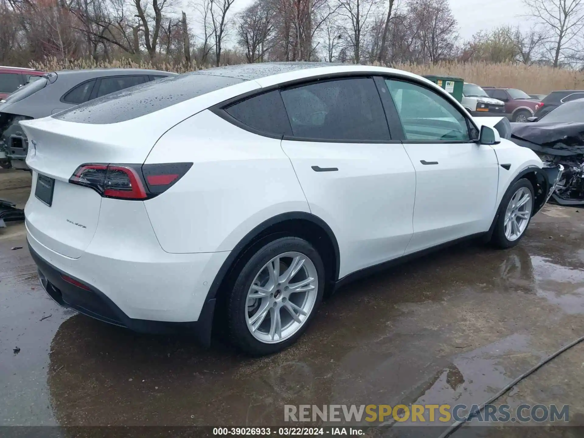 4 Photograph of a damaged car 7SAYGDEEXNF321288 TESLA MODEL Y 2022