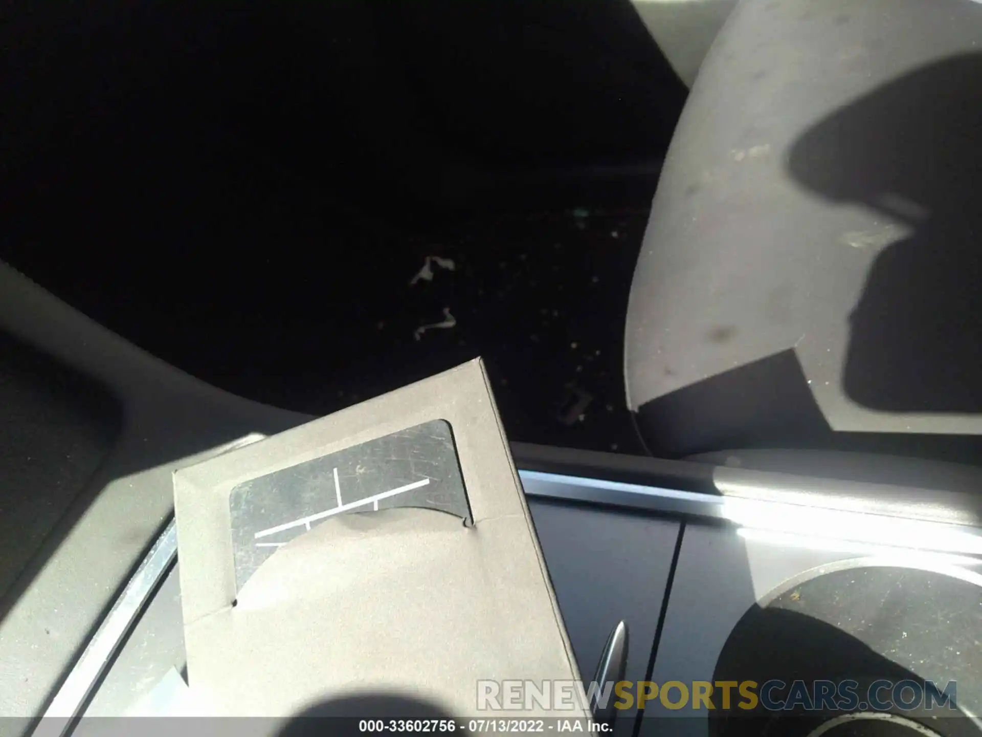 11 Photograph of a damaged car 7SAYGDEEXNF341105 TESLA MODEL Y 2022