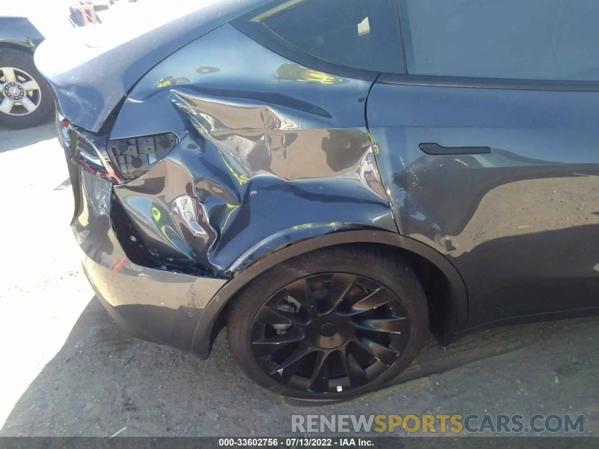 6 Photograph of a damaged car 7SAYGDEEXNF341105 TESLA MODEL Y 2022