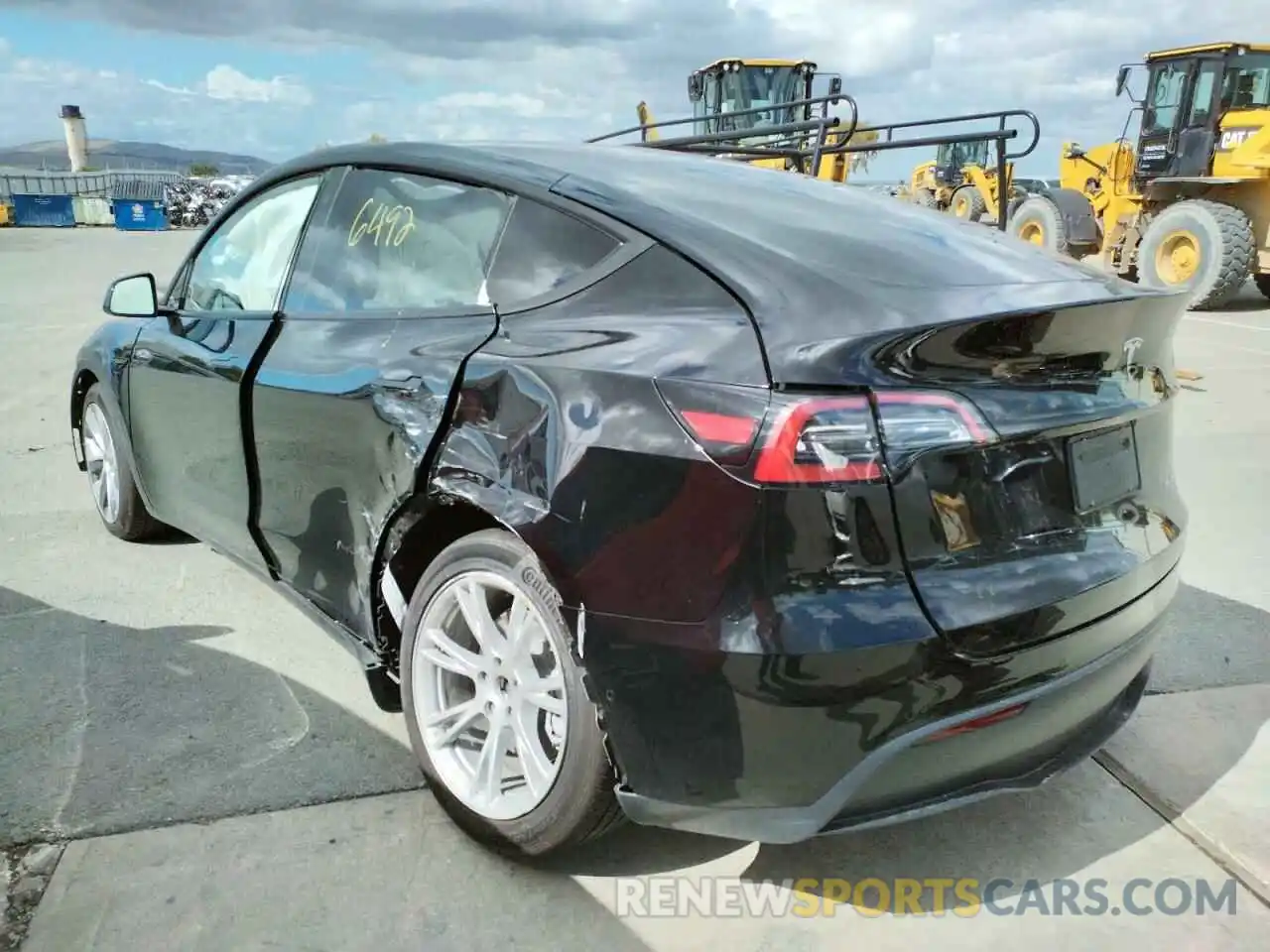 3 Photograph of a damaged car 7SAYGDEEXNF351360 TESLA MODEL Y 2022