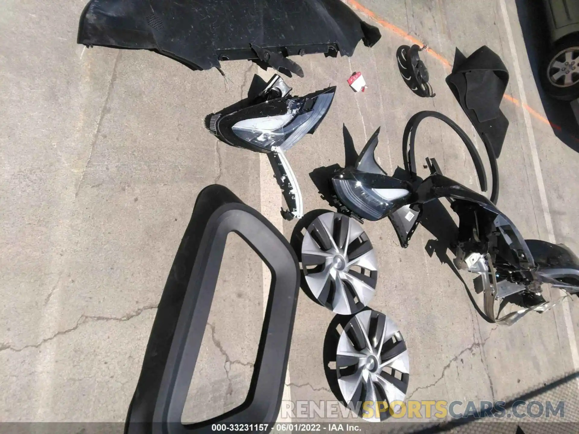 12 Photograph of a damaged car 7SAYGDEEXNF428048 TESLA MODEL Y 2022