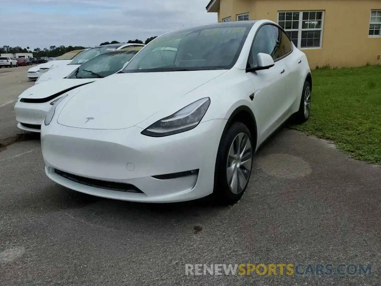 2 Photograph of a damaged car 7SAYGDEEXNF437669 TESLA MODEL Y 2022