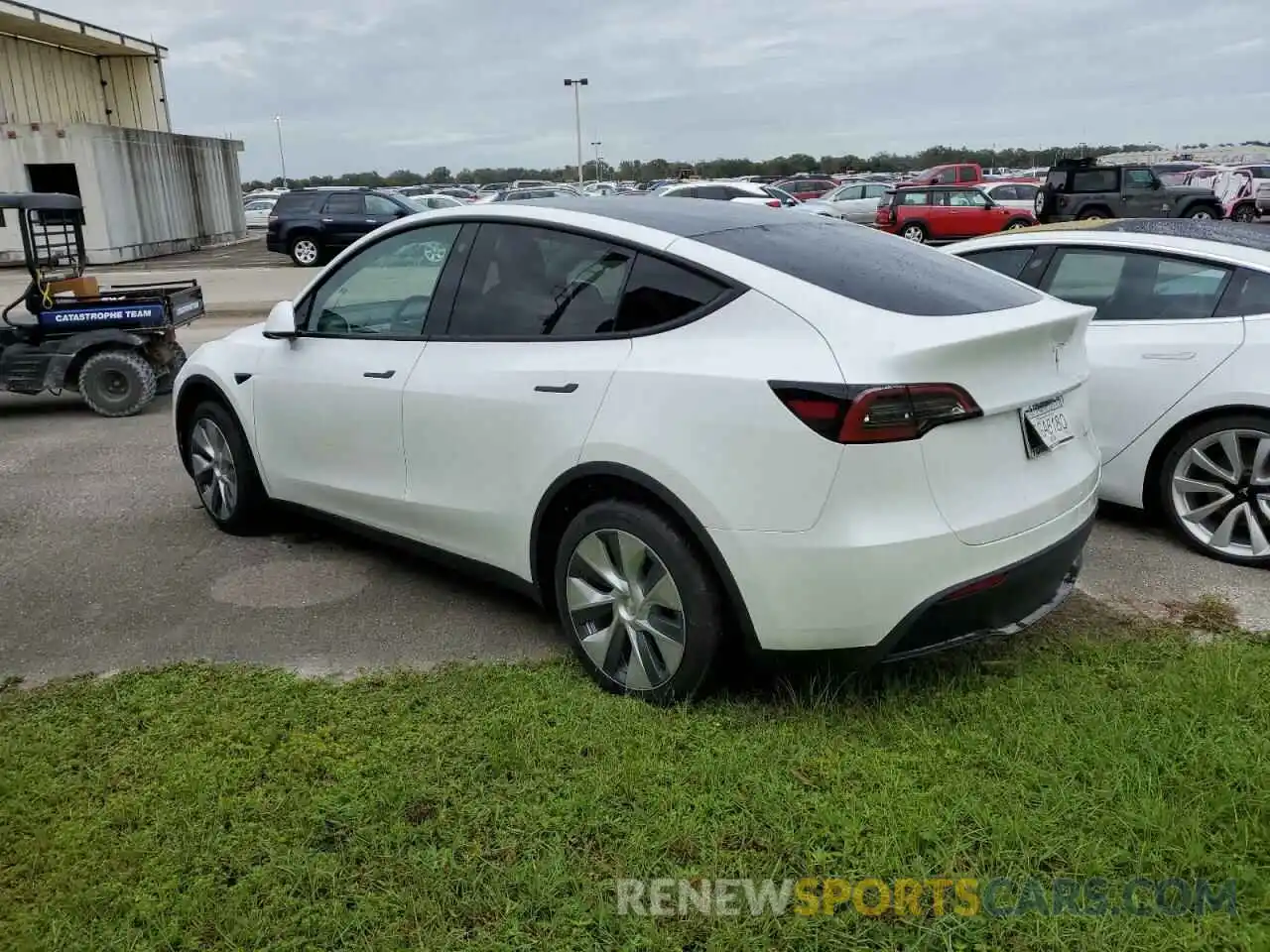 3 Photograph of a damaged car 7SAYGDEEXNF437669 TESLA MODEL Y 2022