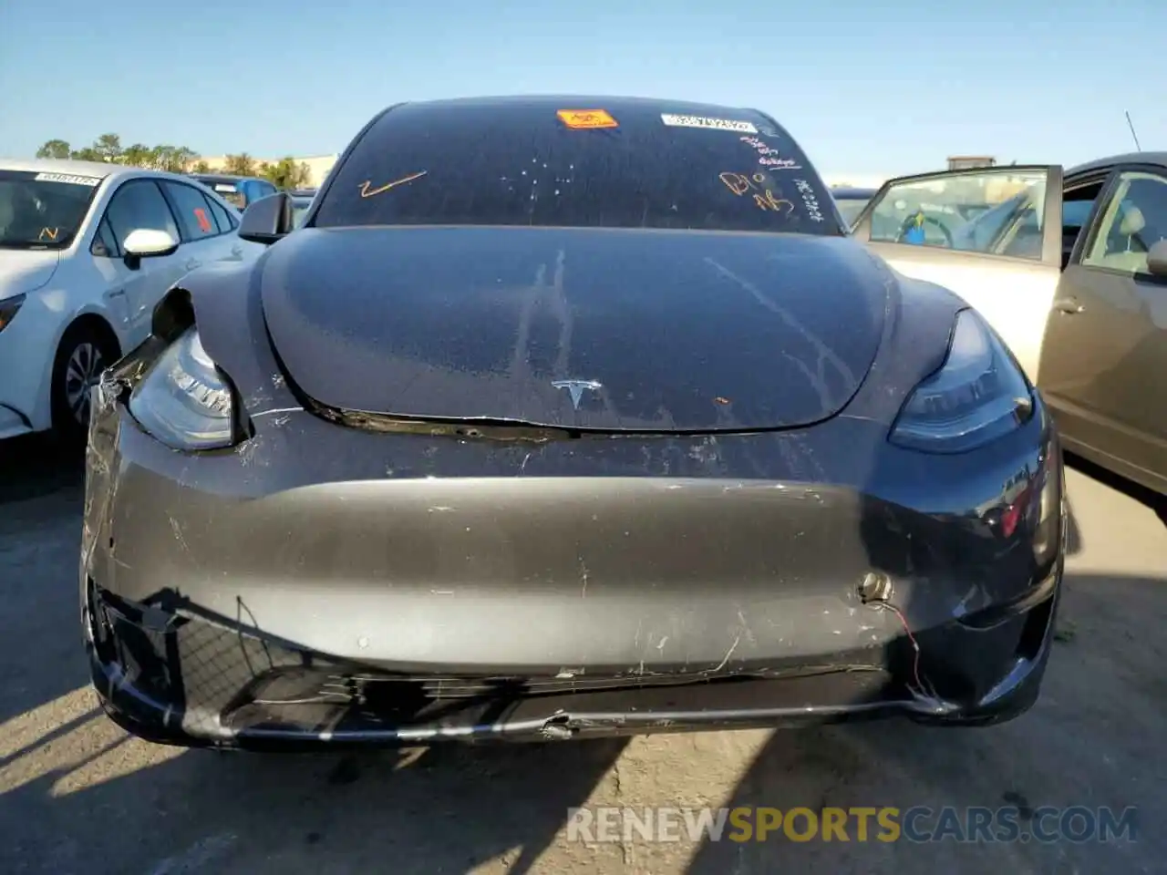 5 Photograph of a damaged car 7SAYGDEEXNF481767 TESLA MODEL Y 2022