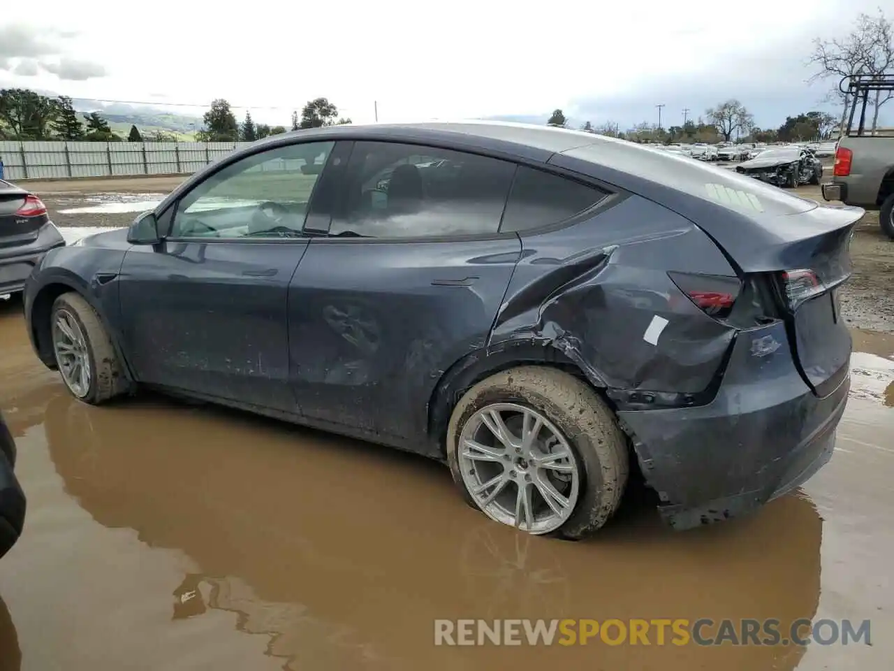 2 Photograph of a damaged car 7SAYGDEEXNF533592 TESLA MODEL Y 2022