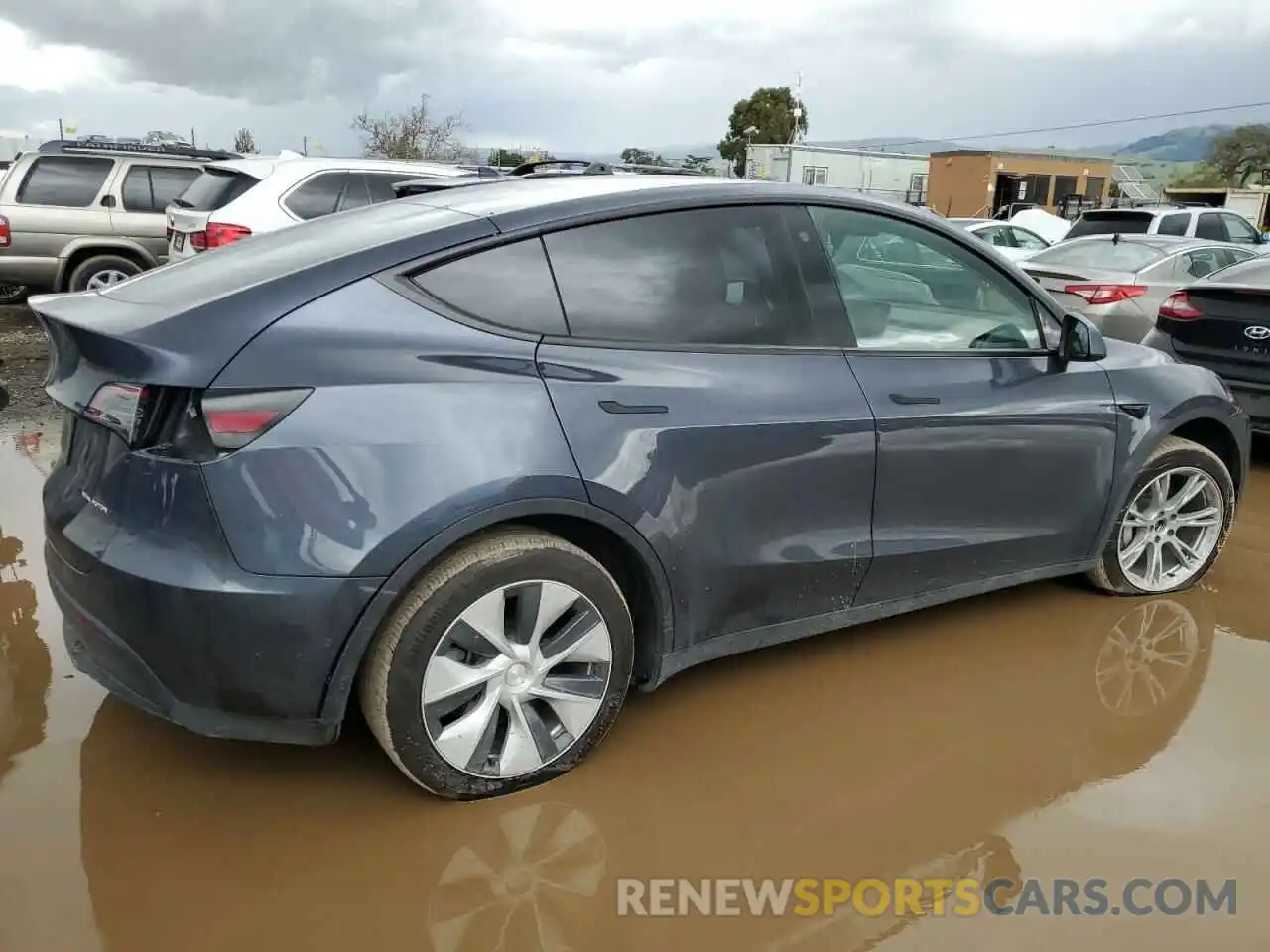 3 Photograph of a damaged car 7SAYGDEEXNF533592 TESLA MODEL Y 2022