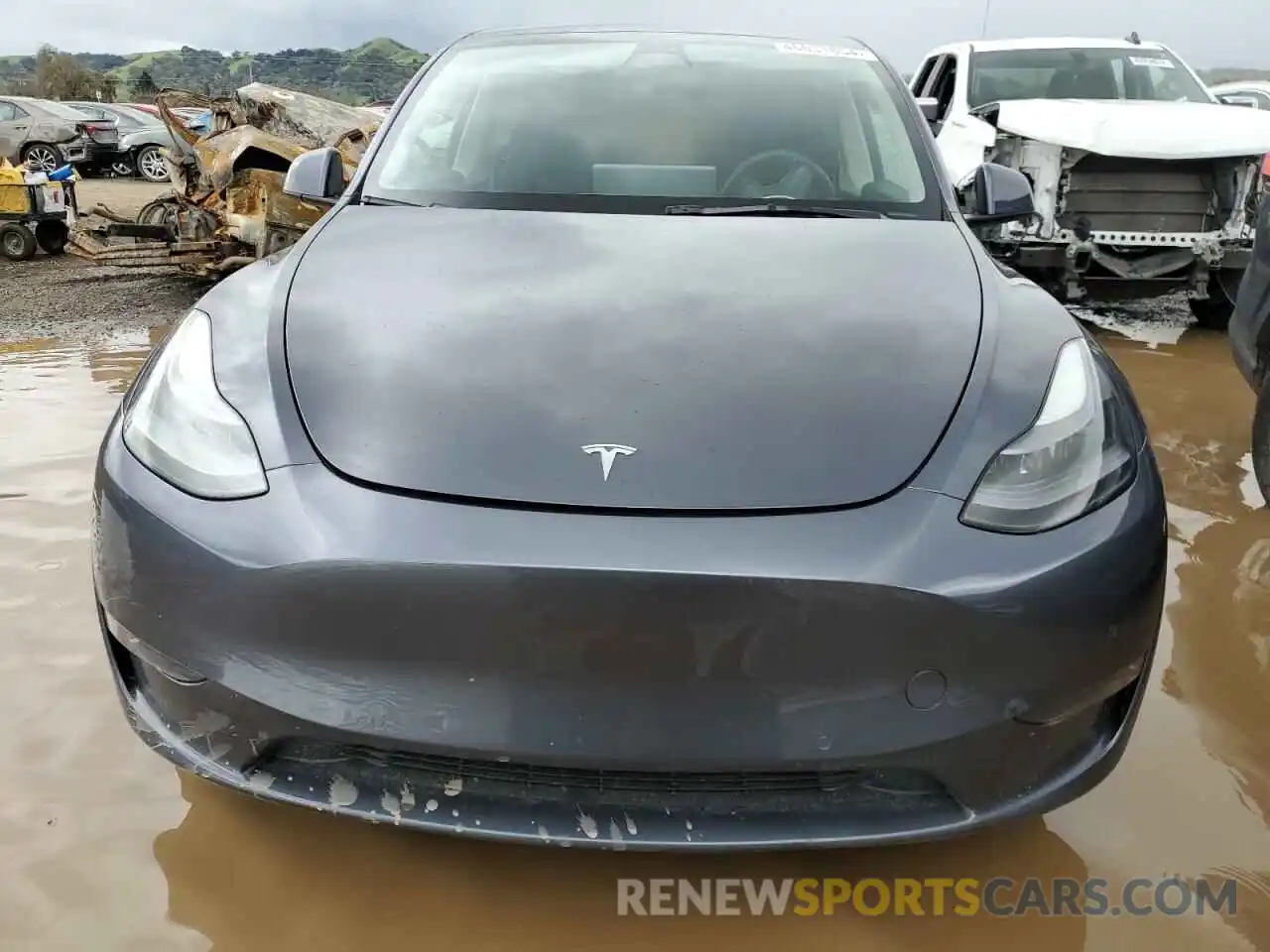 5 Photograph of a damaged car 7SAYGDEEXNF533592 TESLA MODEL Y 2022