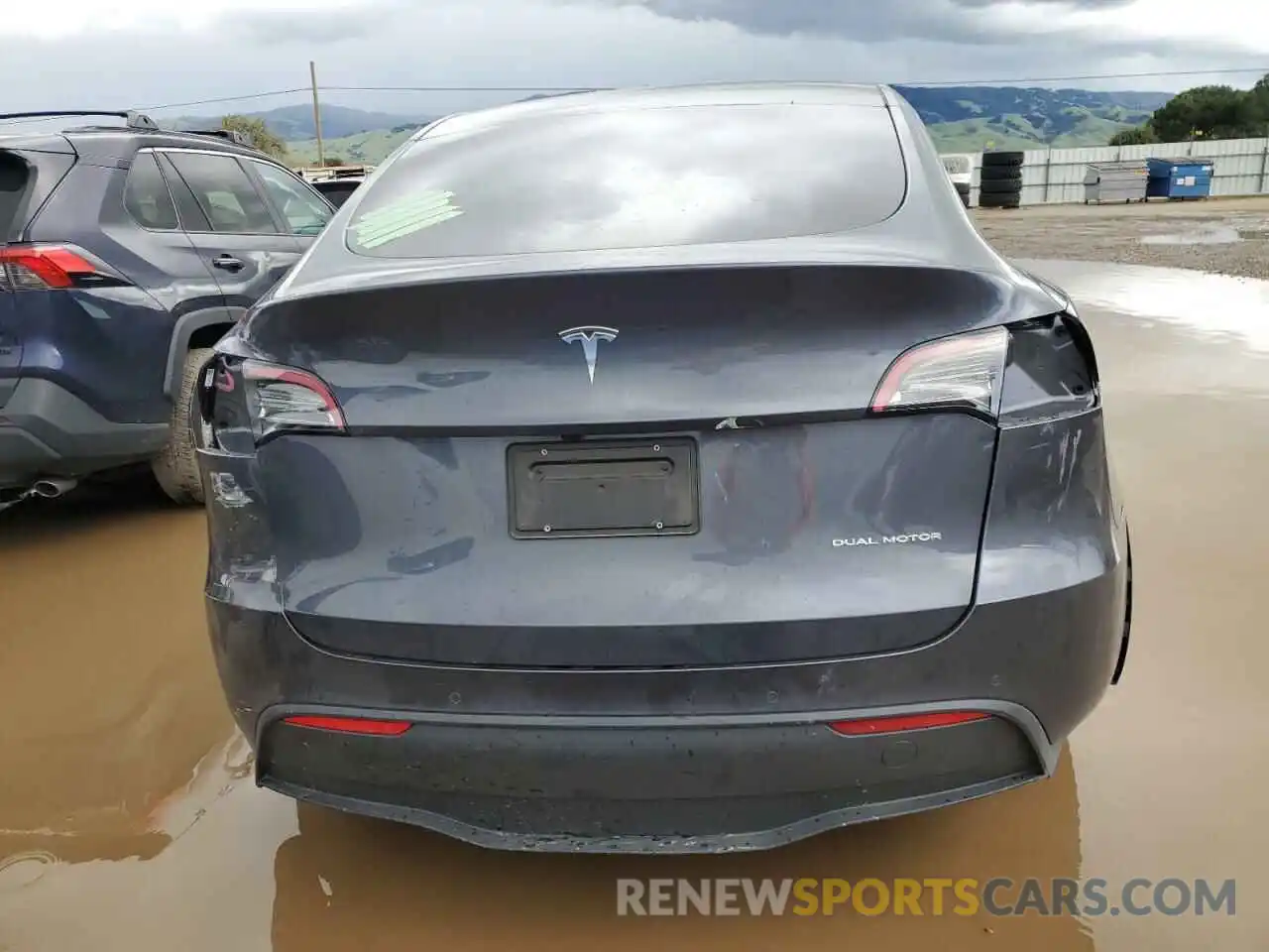 6 Photograph of a damaged car 7SAYGDEEXNF533592 TESLA MODEL Y 2022