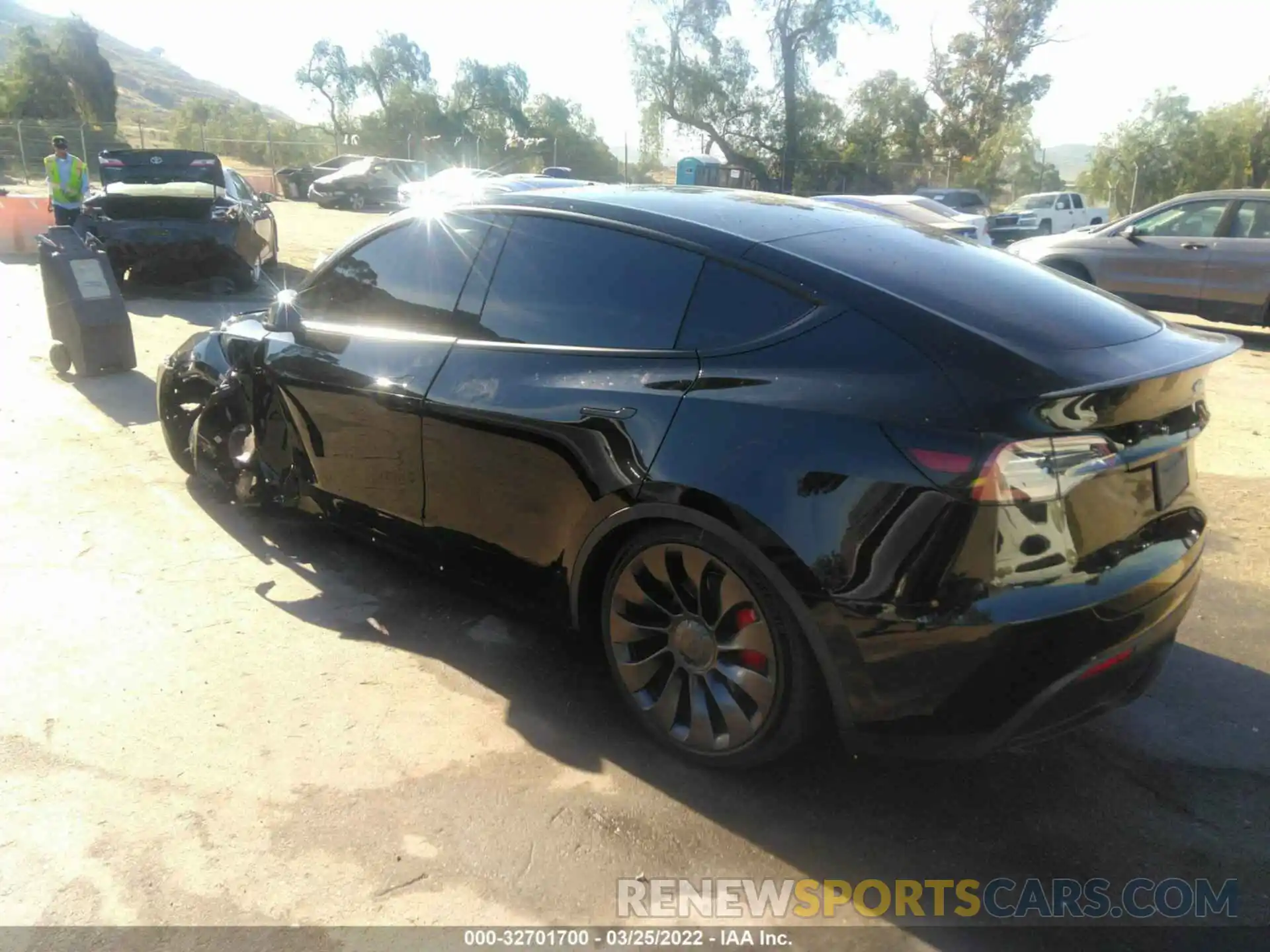 3 Photograph of a damaged car 7SAYGDEF0NF337816 TESLA MODEL Y 2022