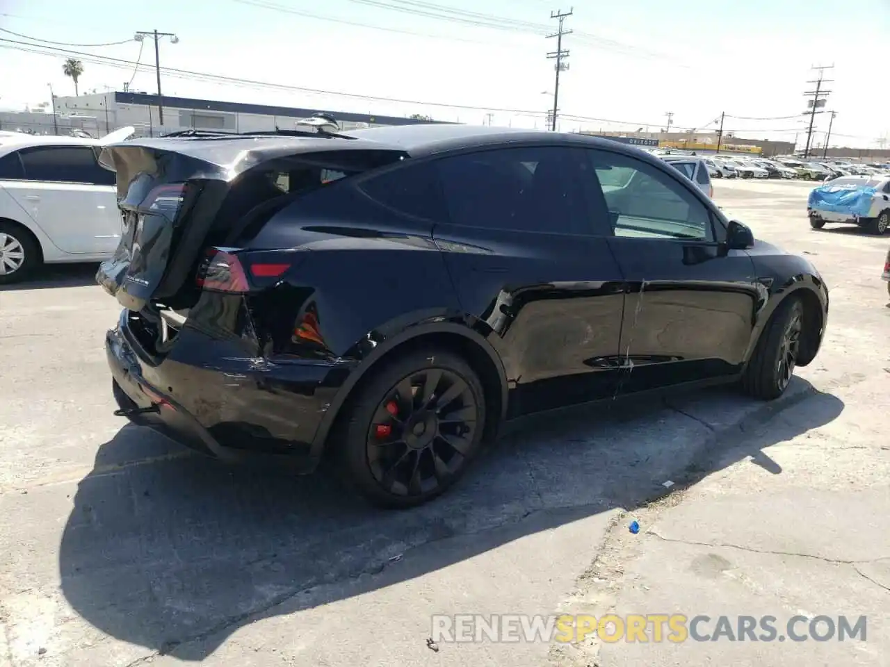 4 Photograph of a damaged car 7SAYGDEF0NF346502 TESLA MODEL Y 2022