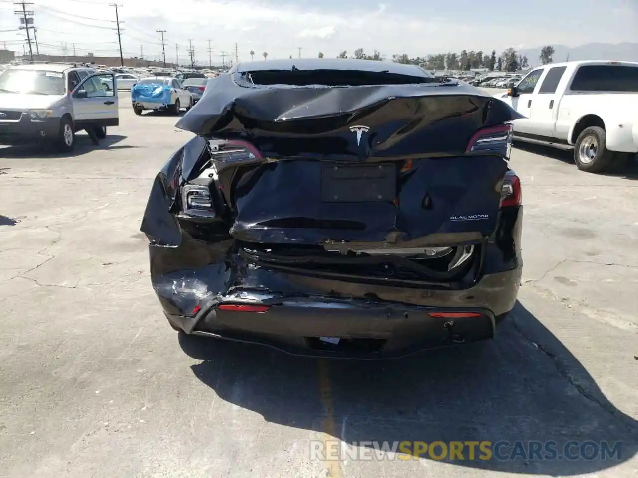 9 Photograph of a damaged car 7SAYGDEF0NF346502 TESLA MODEL Y 2022