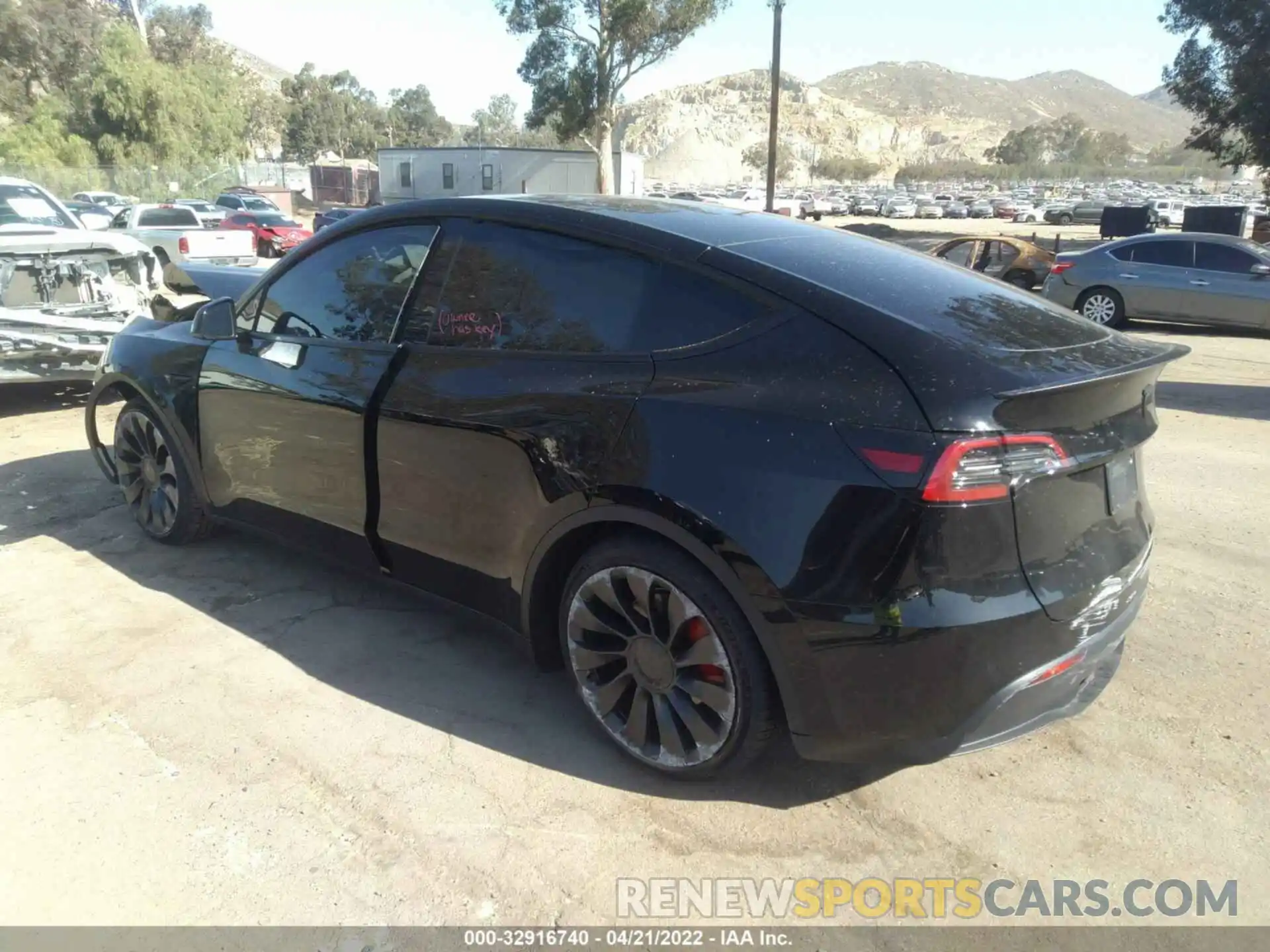 3 Photograph of a damaged car 7SAYGDEF0NF347021 TESLA MODEL Y 2022