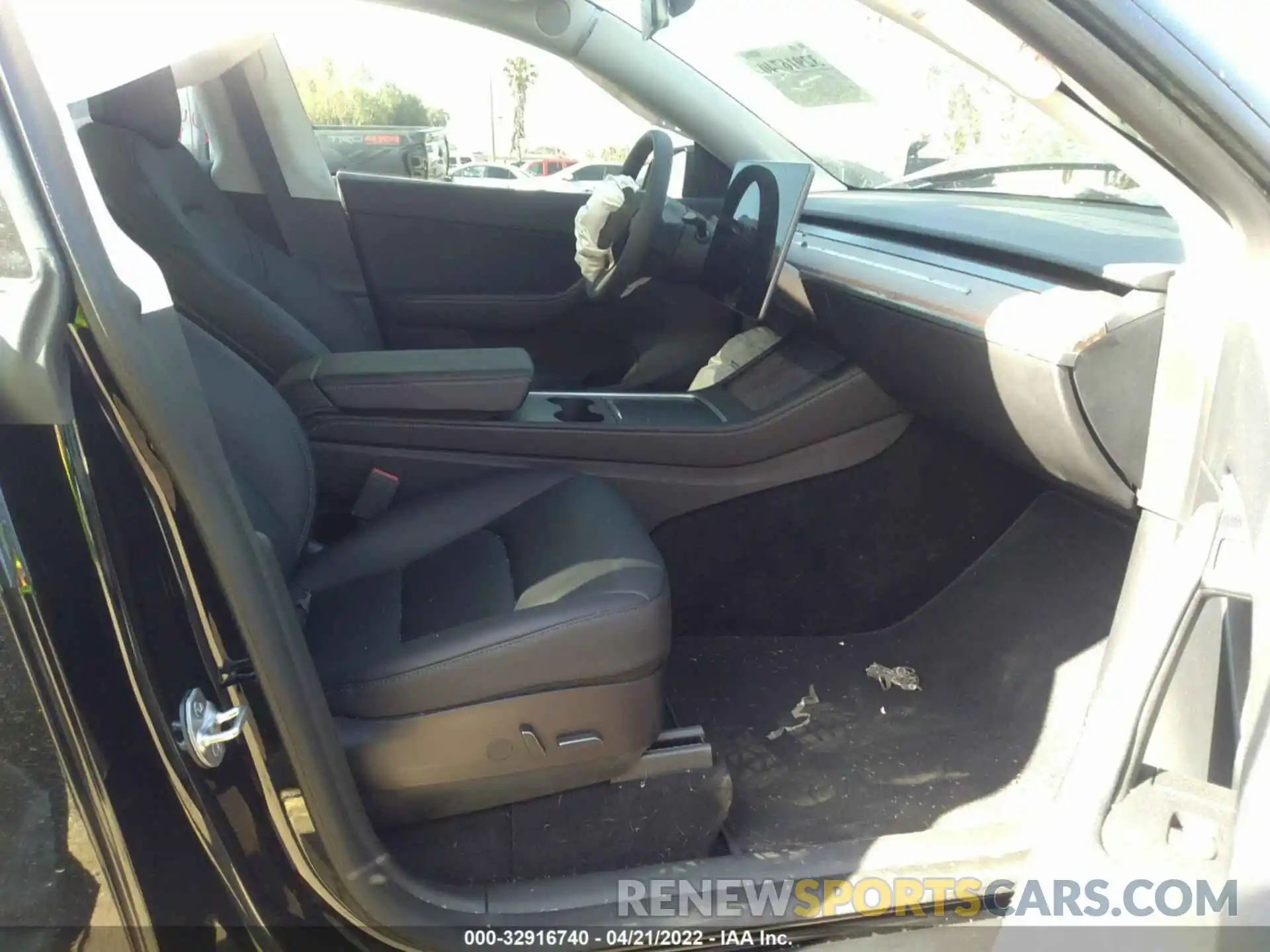 5 Photograph of a damaged car 7SAYGDEF0NF347021 TESLA MODEL Y 2022