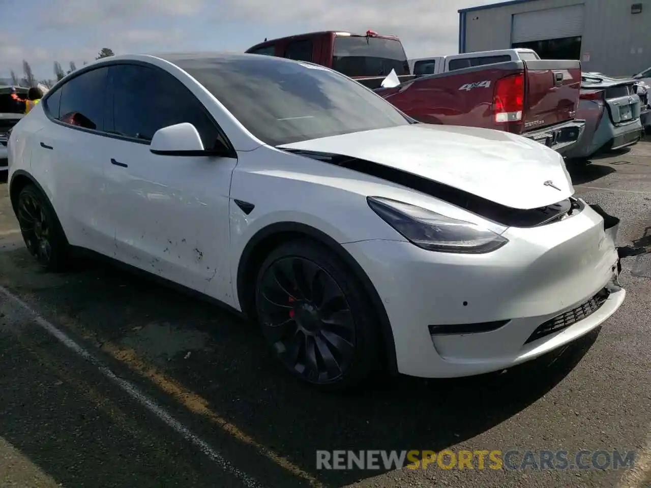 4 Photograph of a damaged car 7SAYGDEF0NF352204 TESLA MODEL Y 2022