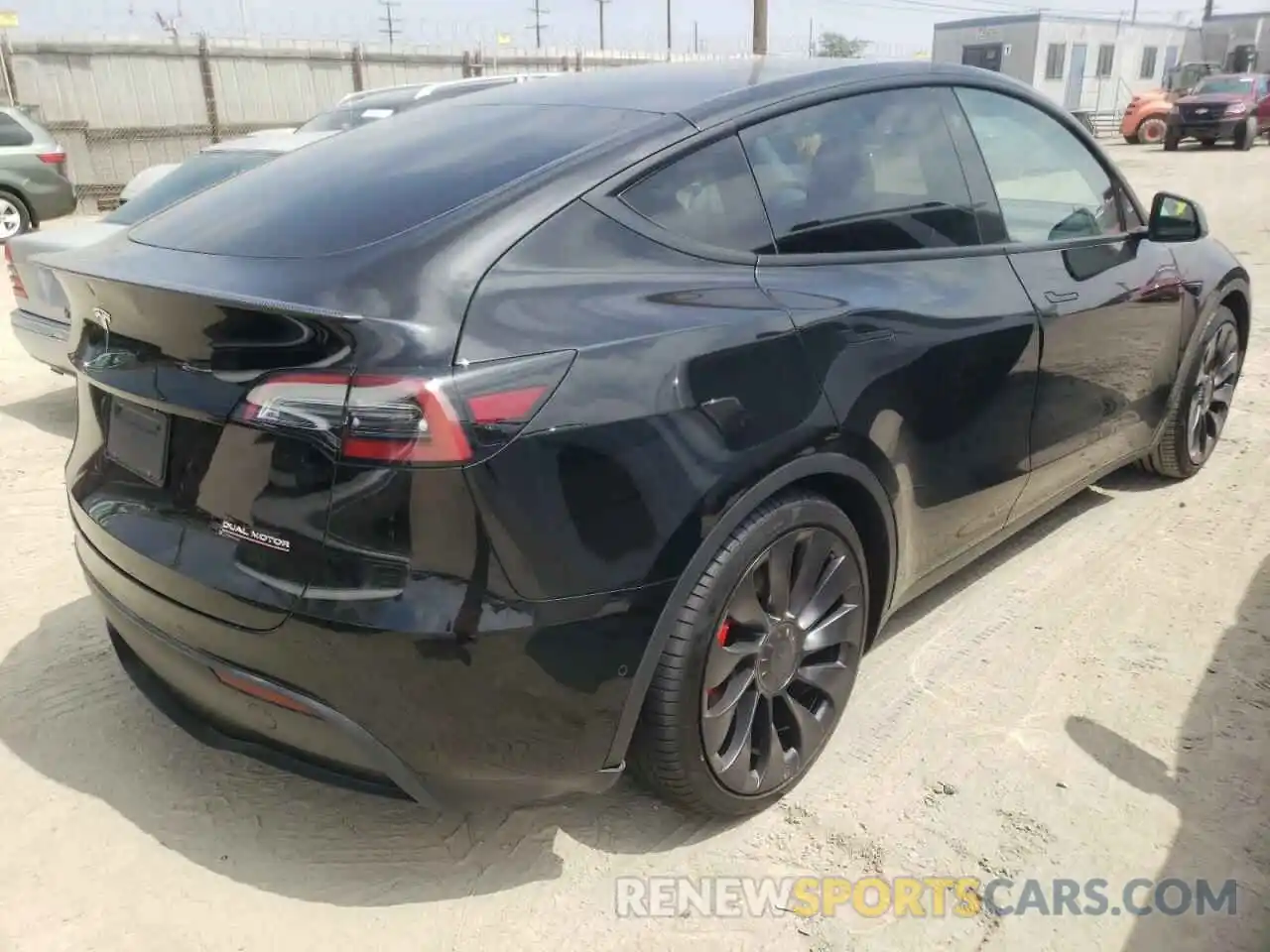 4 Photograph of a damaged car 7SAYGDEF0NF393707 TESLA MODEL Y 2022