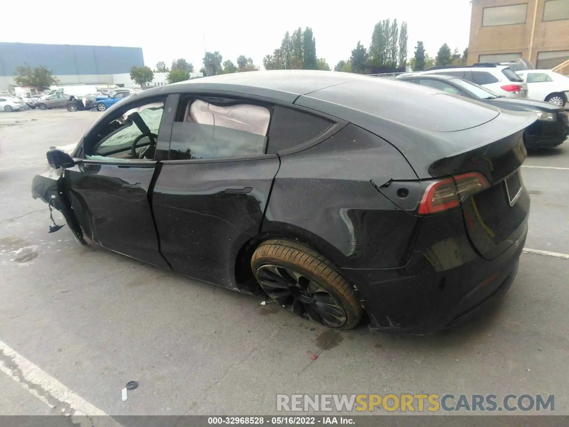 3 Photograph of a damaged car 7SAYGDEF0NF408092 TESLA MODEL Y 2022