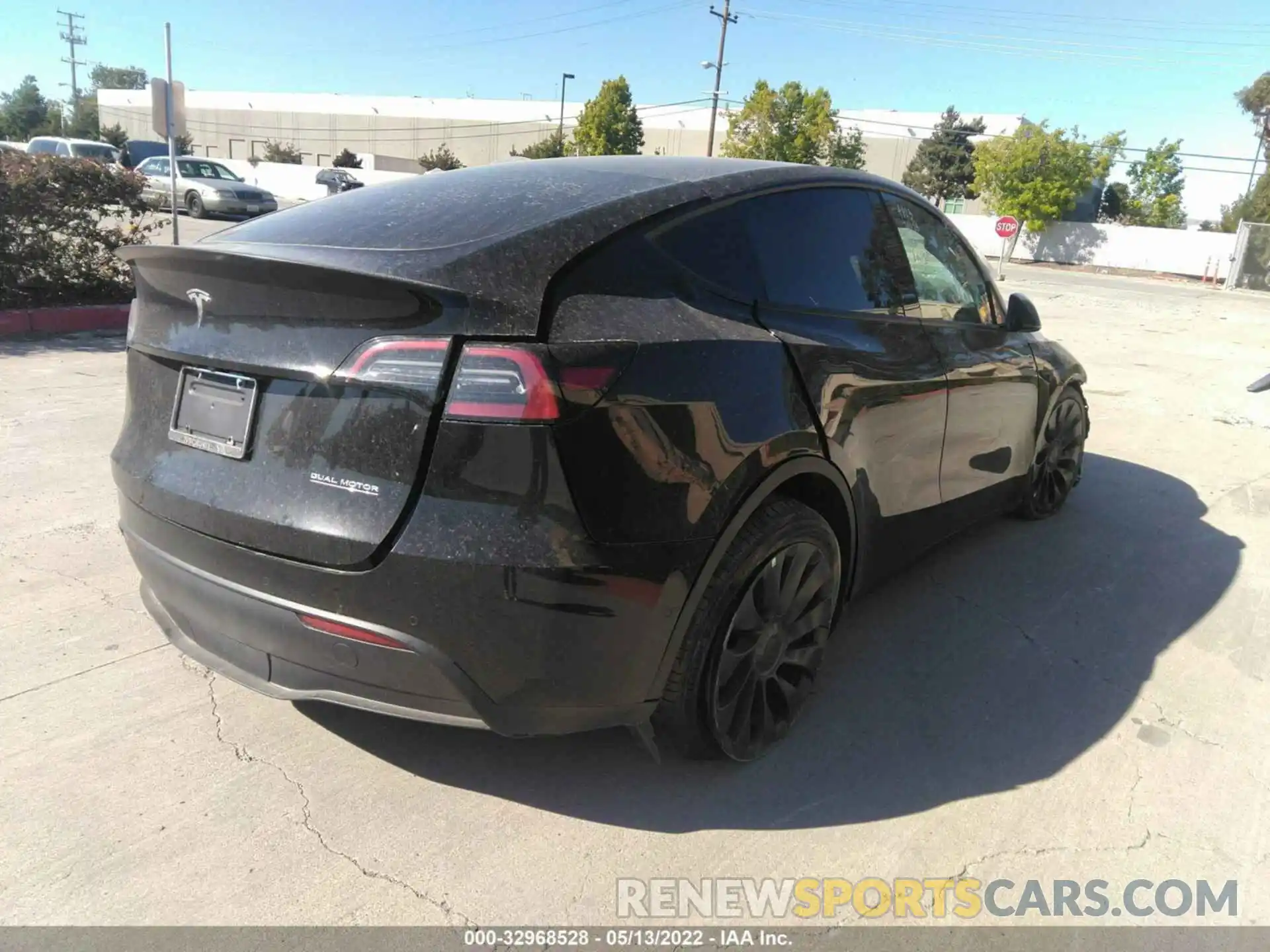 4 Photograph of a damaged car 7SAYGDEF0NF408092 TESLA MODEL Y 2022