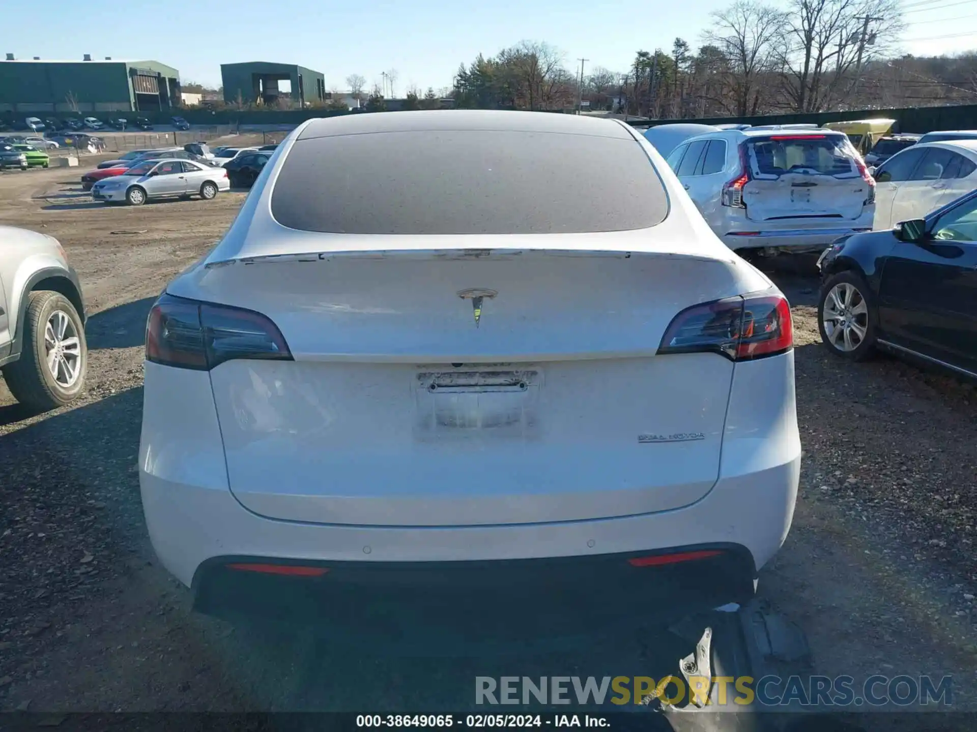 16 Photograph of a damaged car 7SAYGDEF0NF462587 TESLA MODEL Y 2022