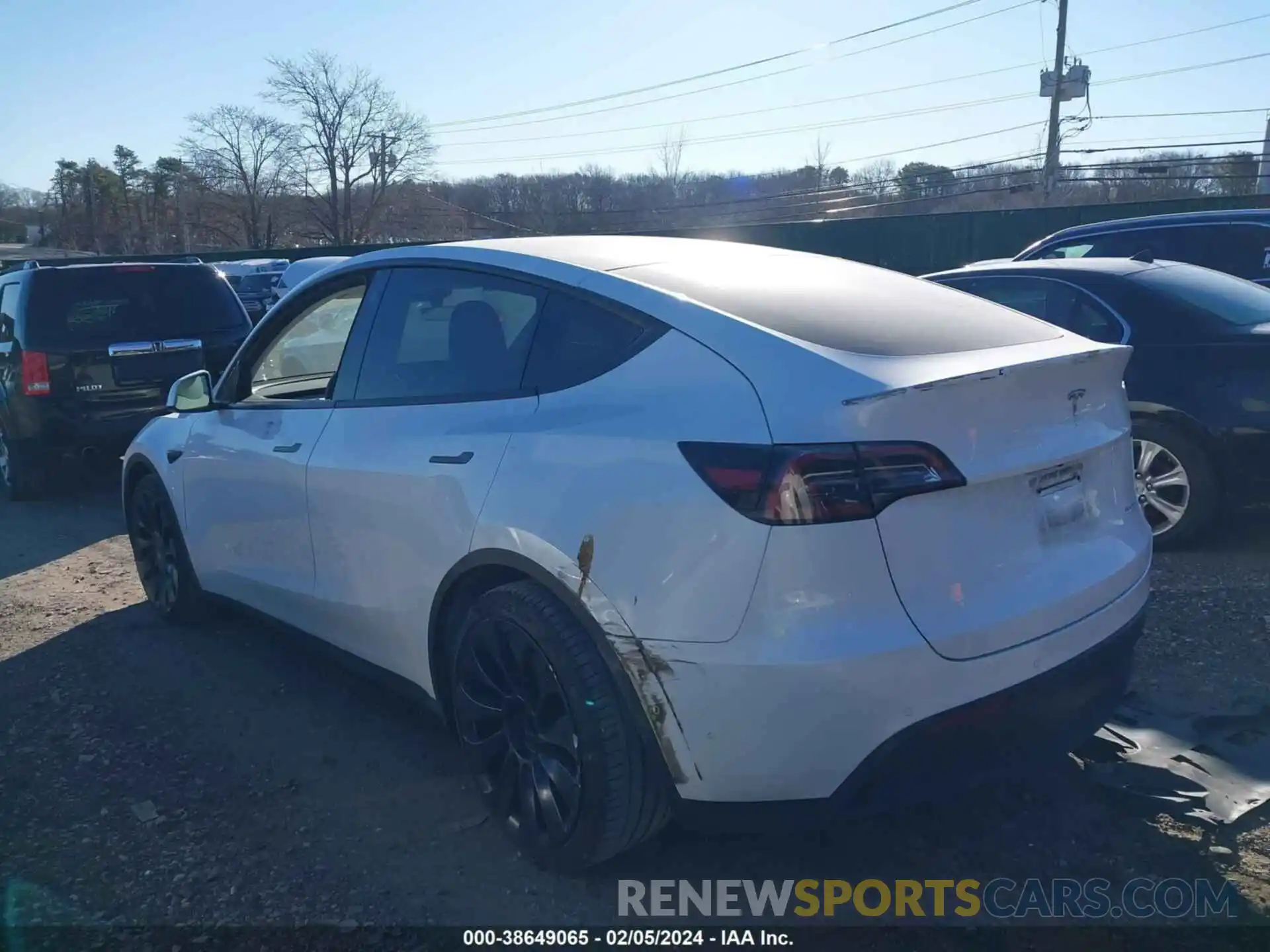 3 Photograph of a damaged car 7SAYGDEF0NF462587 TESLA MODEL Y 2022