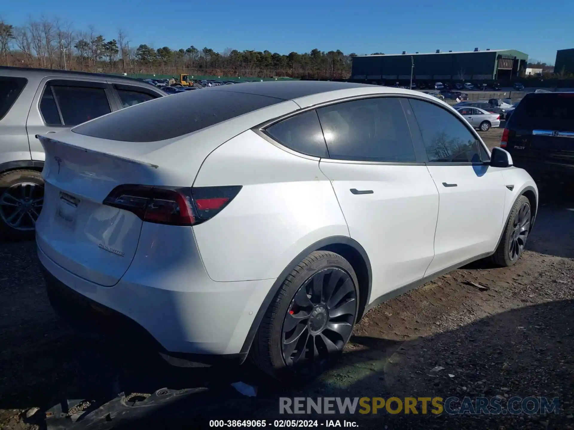 4 Photograph of a damaged car 7SAYGDEF0NF462587 TESLA MODEL Y 2022