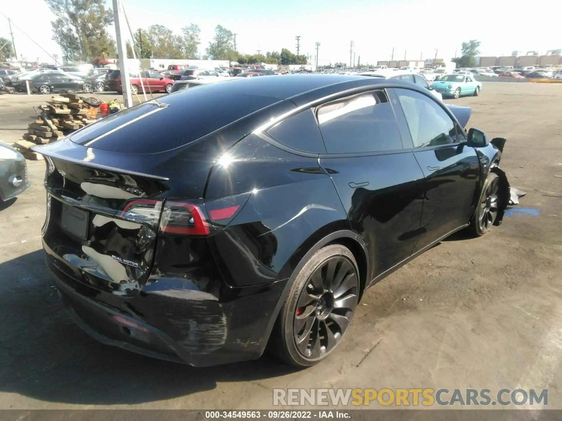 4 Photograph of a damaged car 7SAYGDEF0NF491328 TESLA MODEL Y 2022