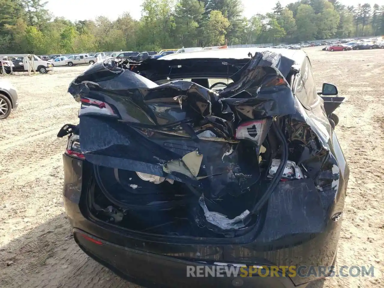 9 Photograph of a damaged car 7SAYGDEF1NF307532 TESLA MODEL Y 2022