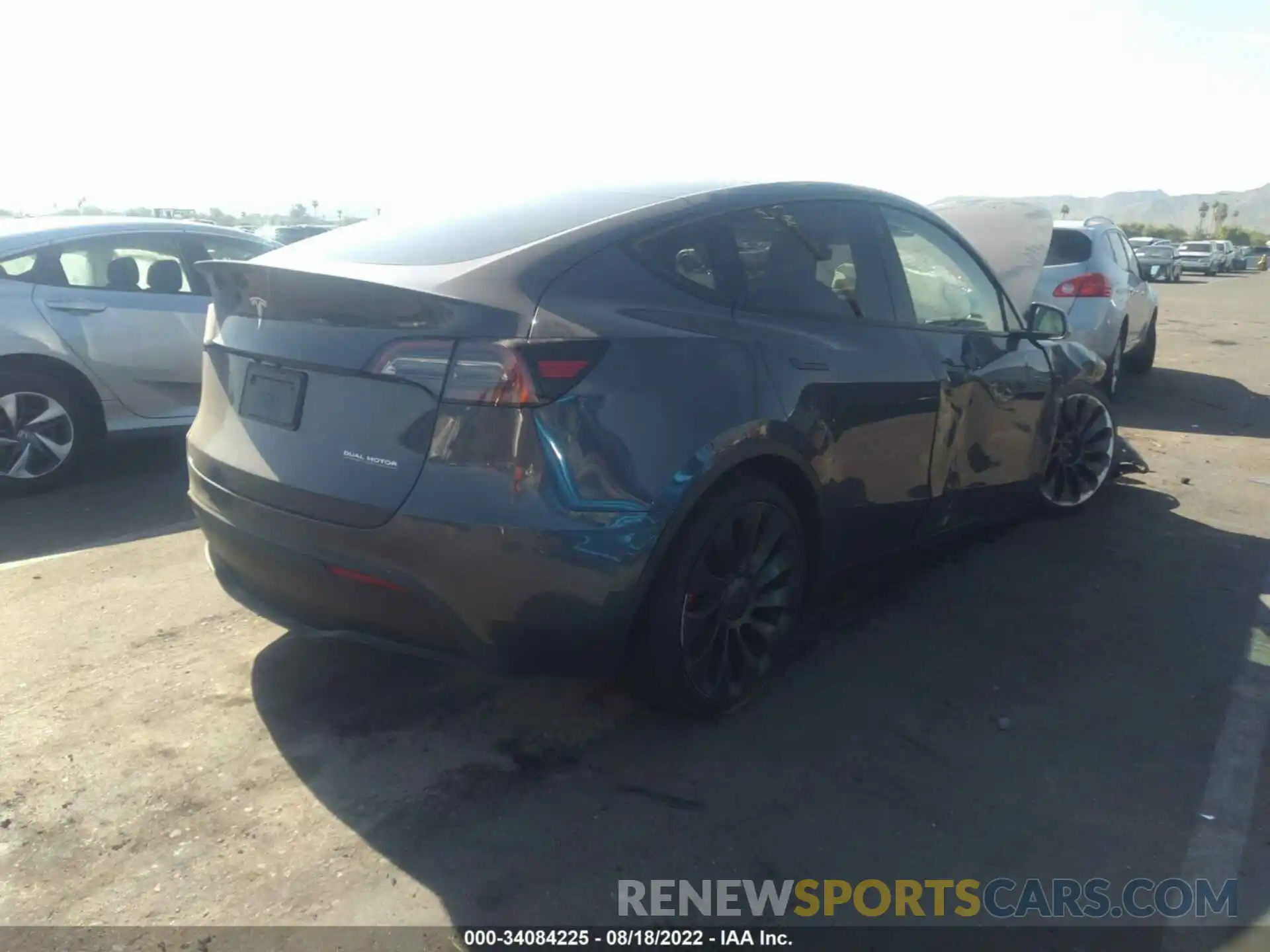 4 Photograph of a damaged car 7SAYGDEF1NF490253 TESLA MODEL Y 2022