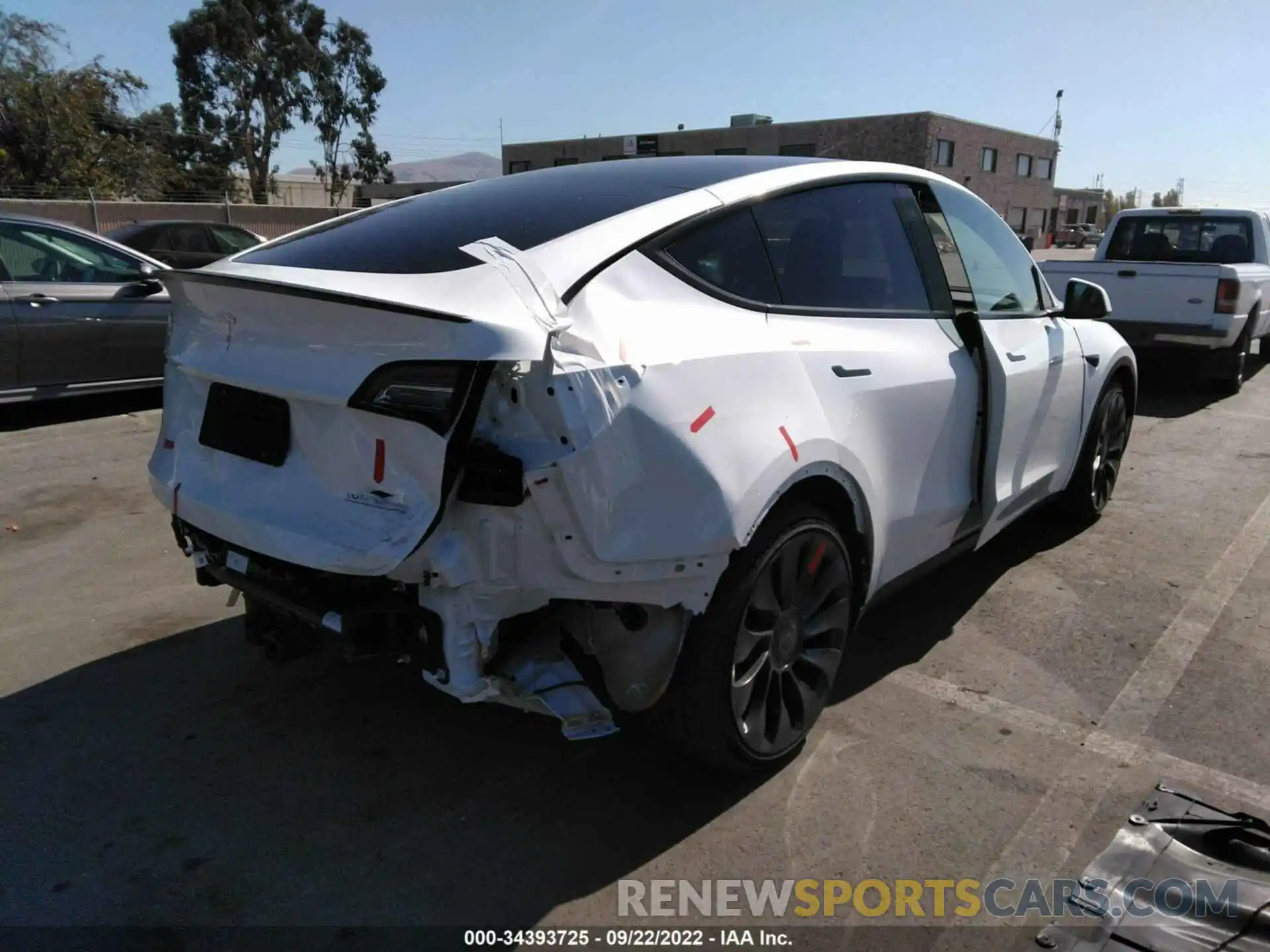 4 Photograph of a damaged car 7SAYGDEF1NF492603 TESLA MODEL Y 2022