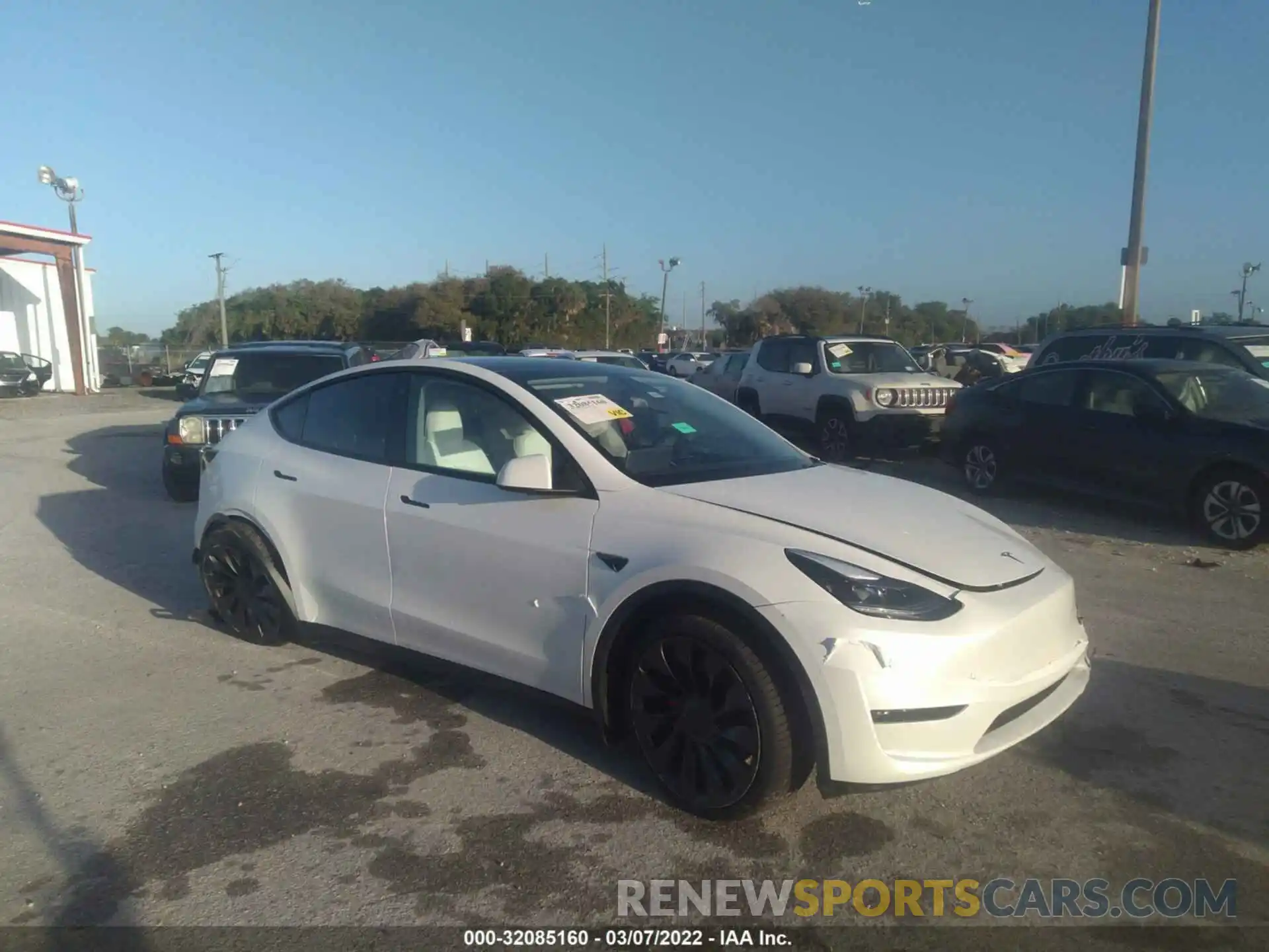 1 Photograph of a damaged car 7SAYGDEF2NF319463 TESLA MODEL Y 2022