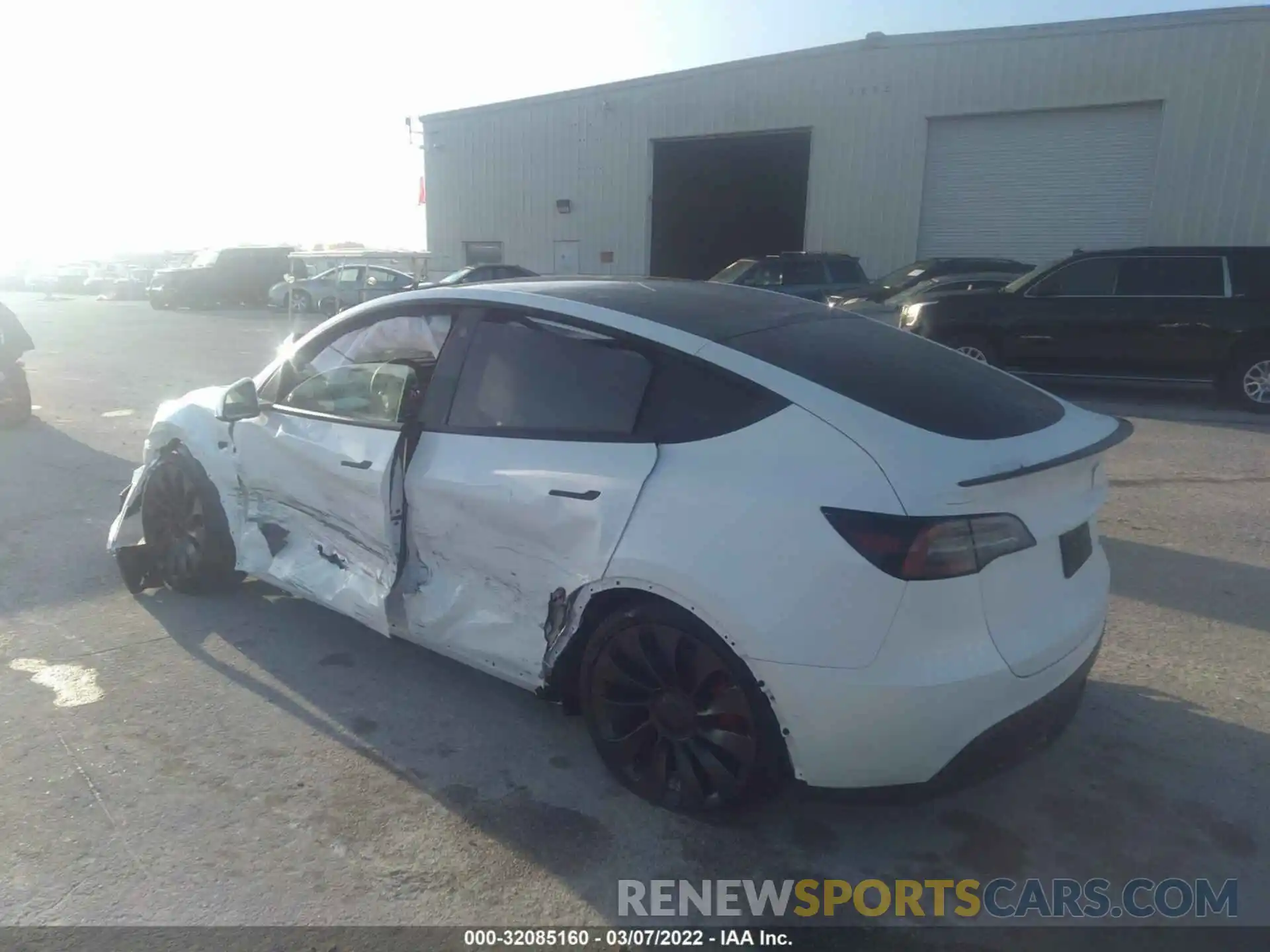 3 Photograph of a damaged car 7SAYGDEF2NF319463 TESLA MODEL Y 2022