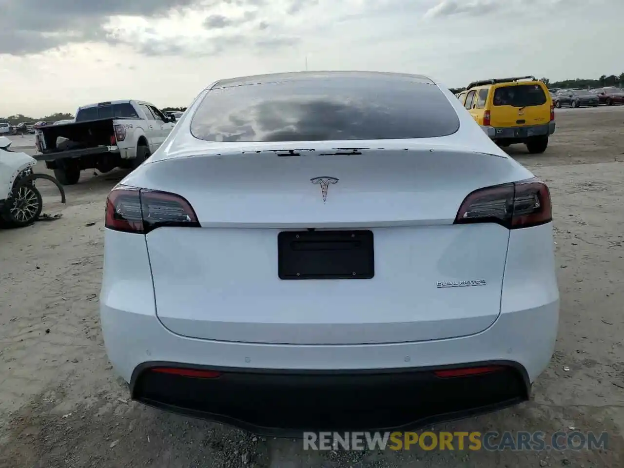 6 Photograph of a damaged car 7SAYGDEF2NF338949 TESLA MODEL Y 2022