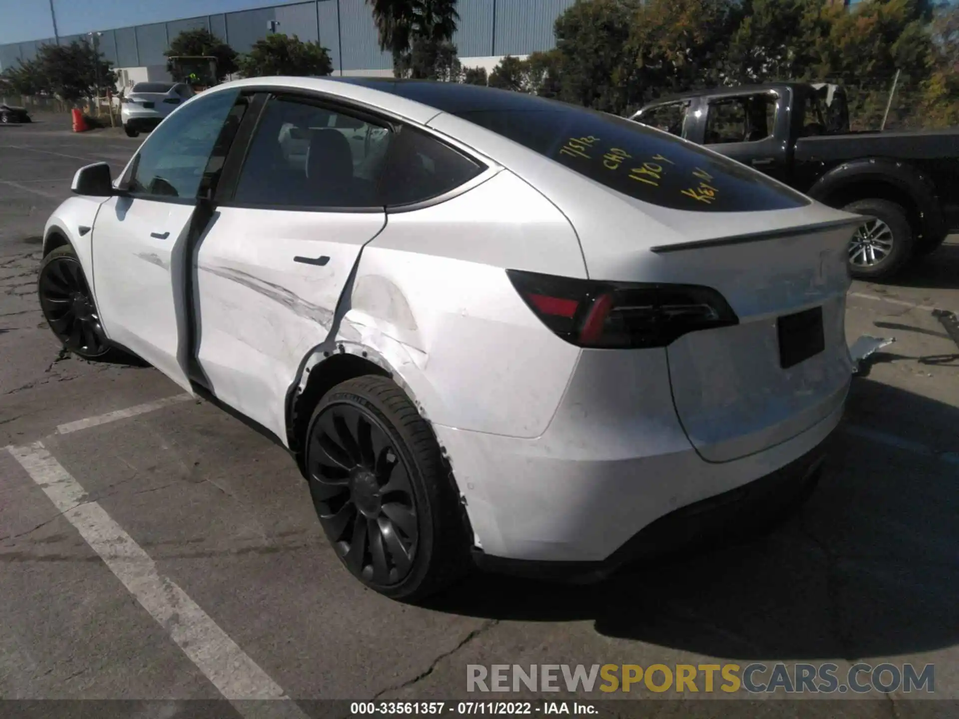 3 Photograph of a damaged car 7SAYGDEF2NF345626 TESLA MODEL Y 2022