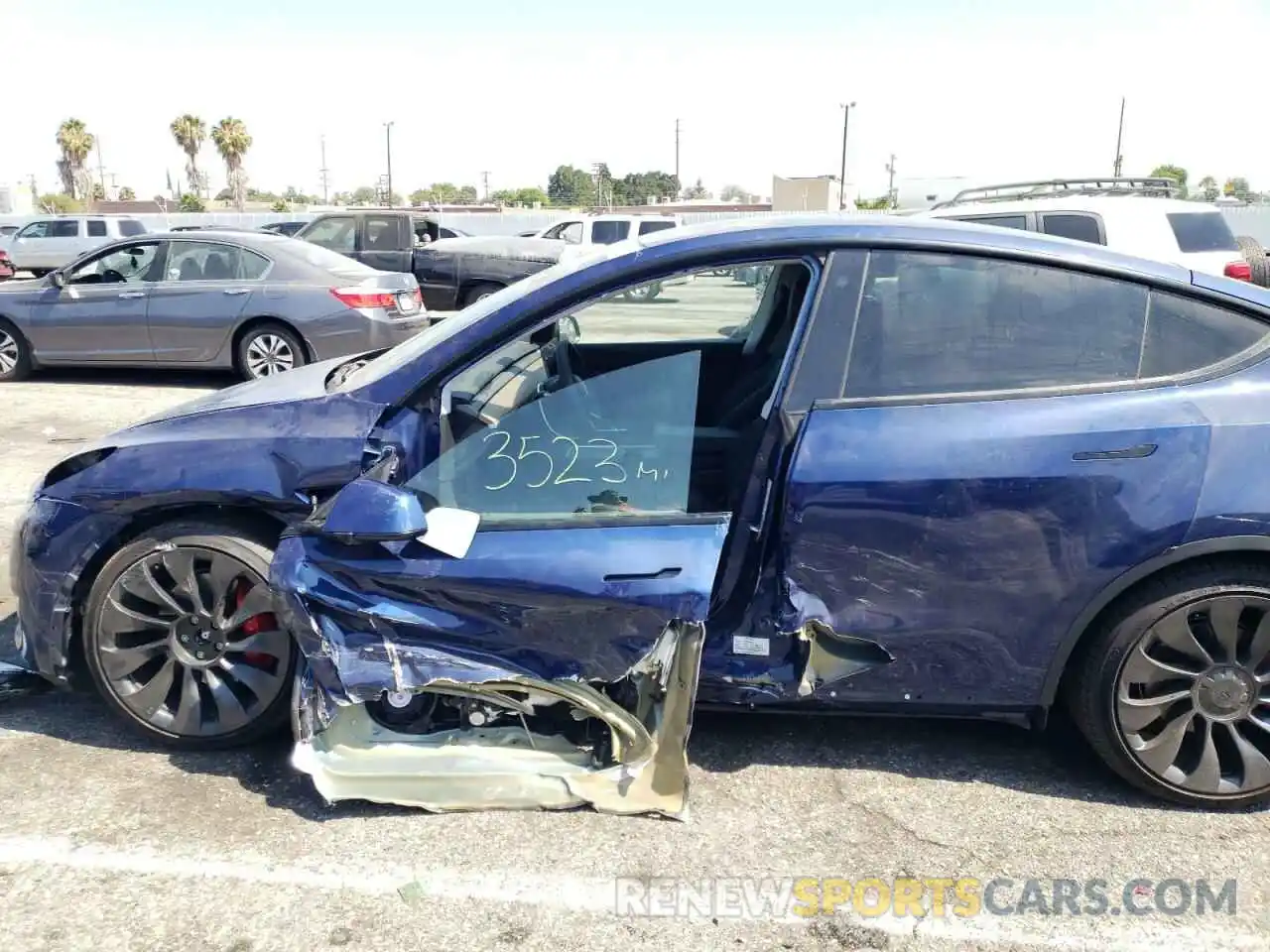 9 Photograph of a damaged car 7SAYGDEF2NF358604 TESLA MODEL Y 2022